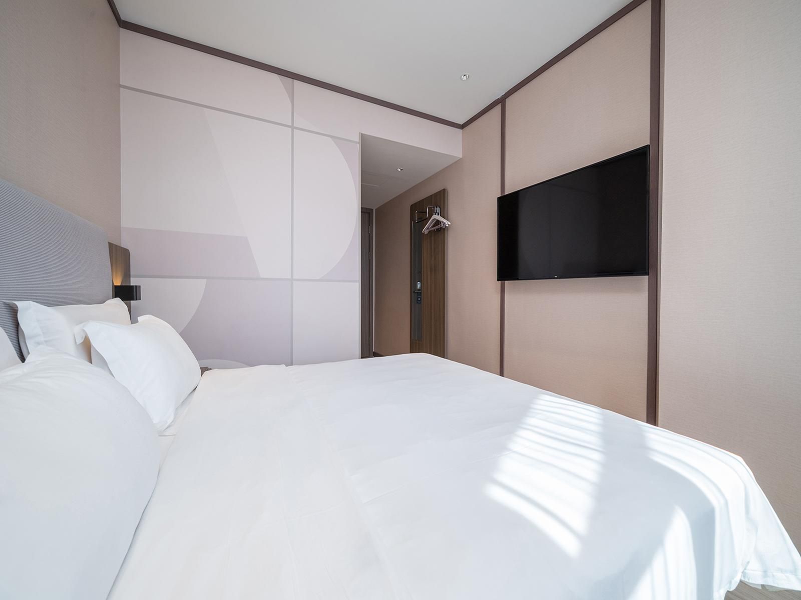 Huazhu - Superior BedRoom