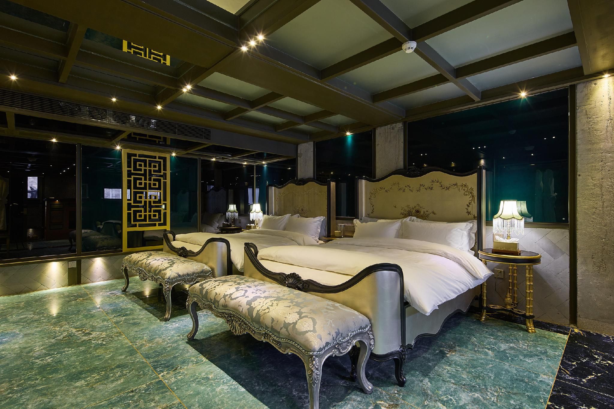 Twin Studio with Shower