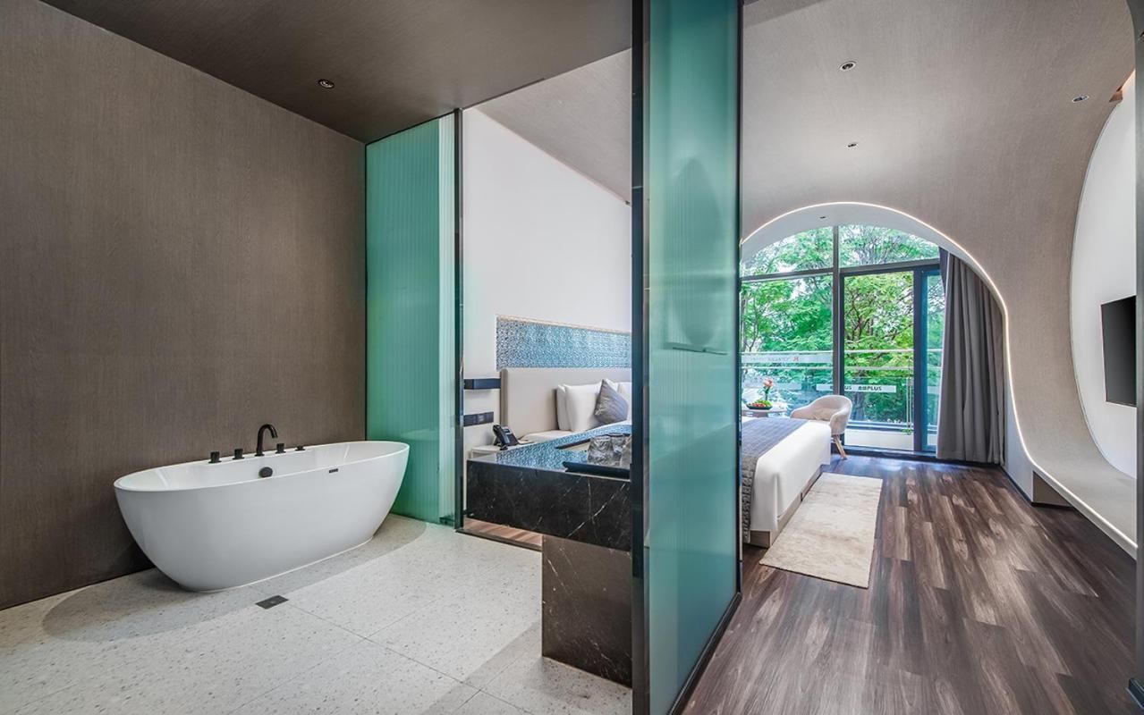 Deluxe Double Room with courtyard