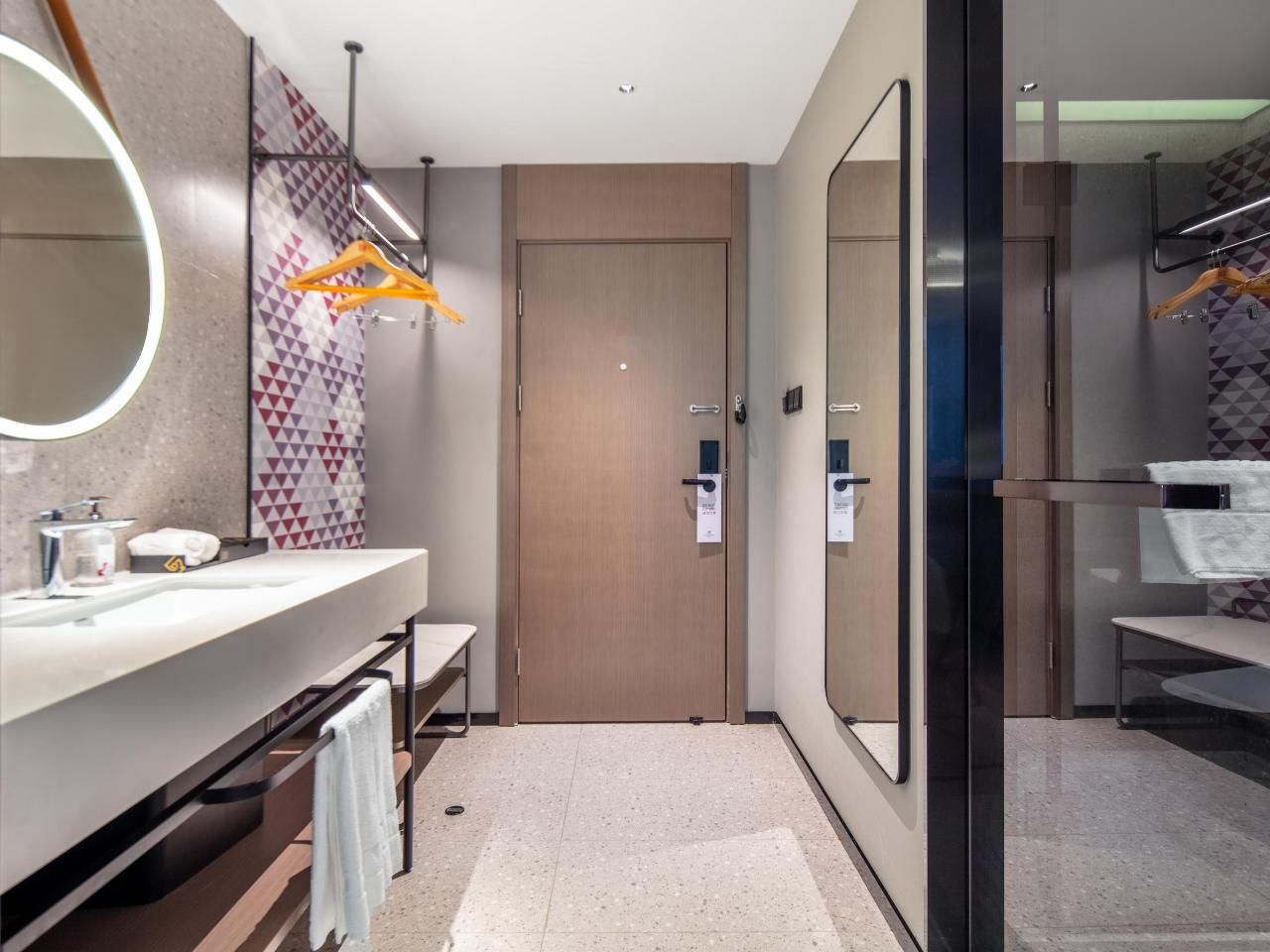 Dossen - Deluxe Family Room