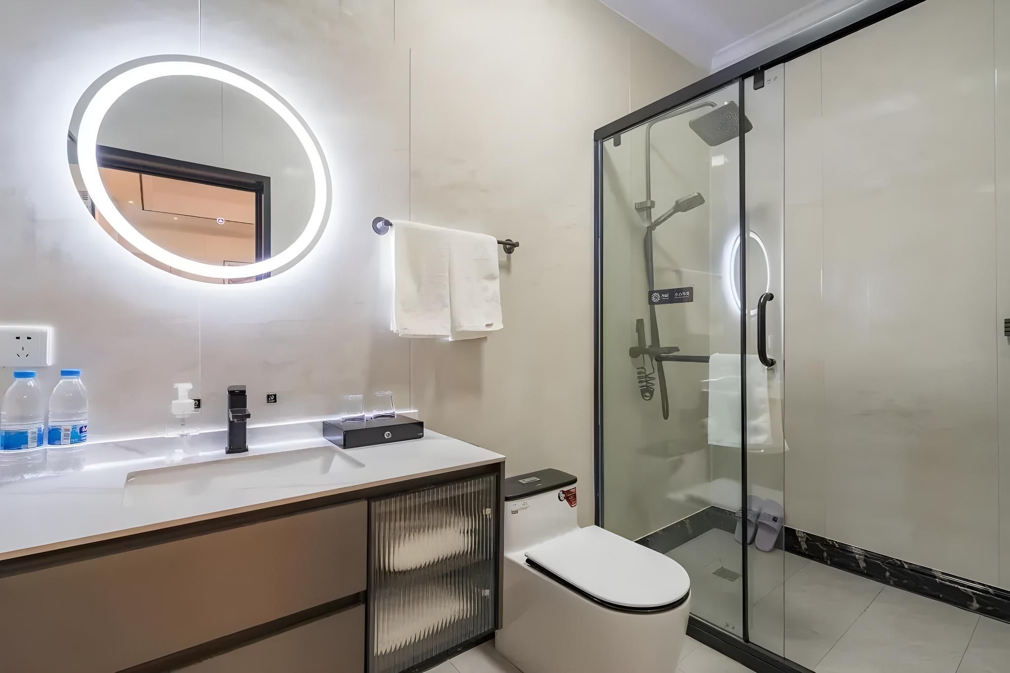 Queen Room with View