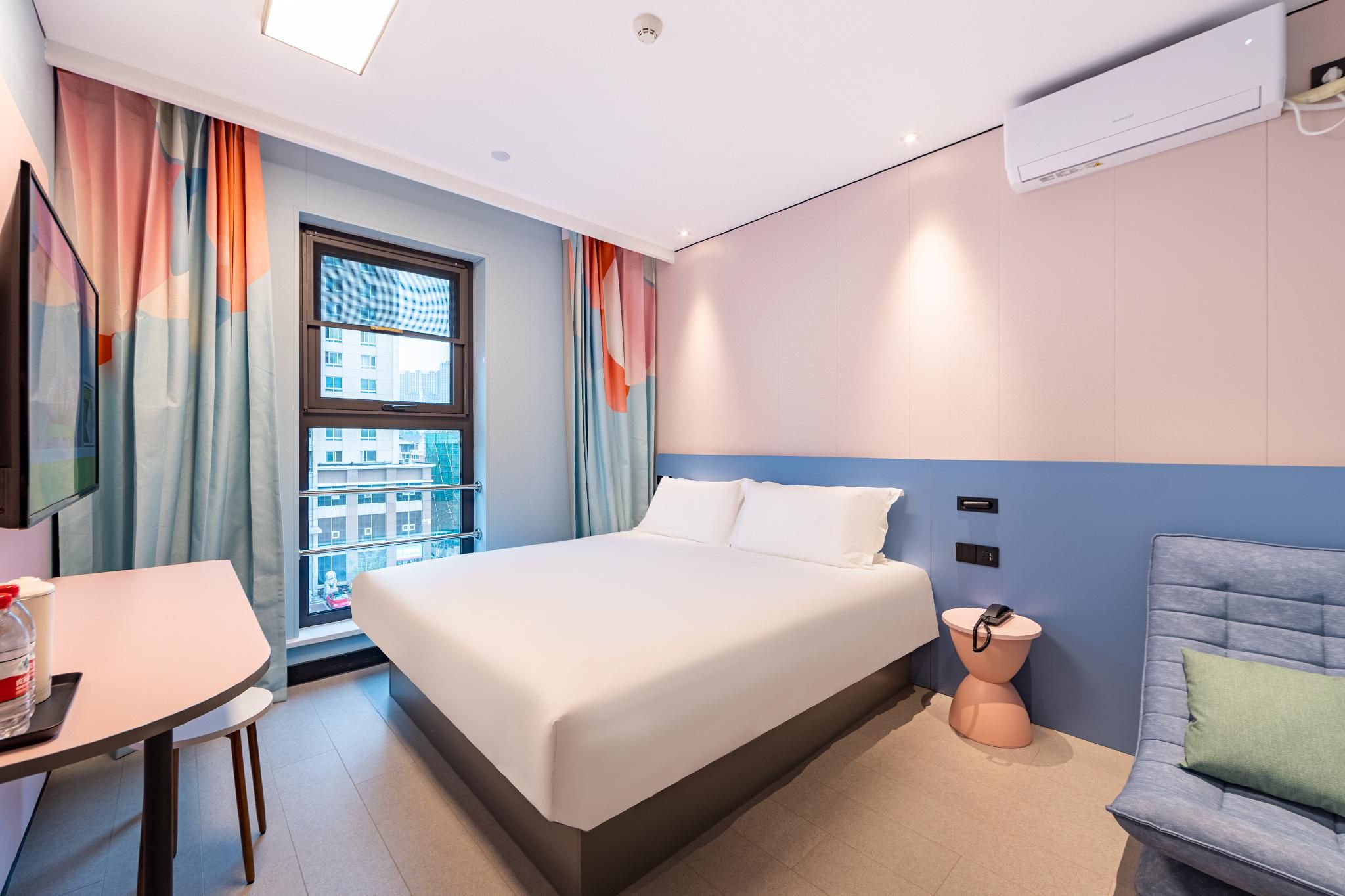 Huazhu - Comfort Superior 1 Bed Room