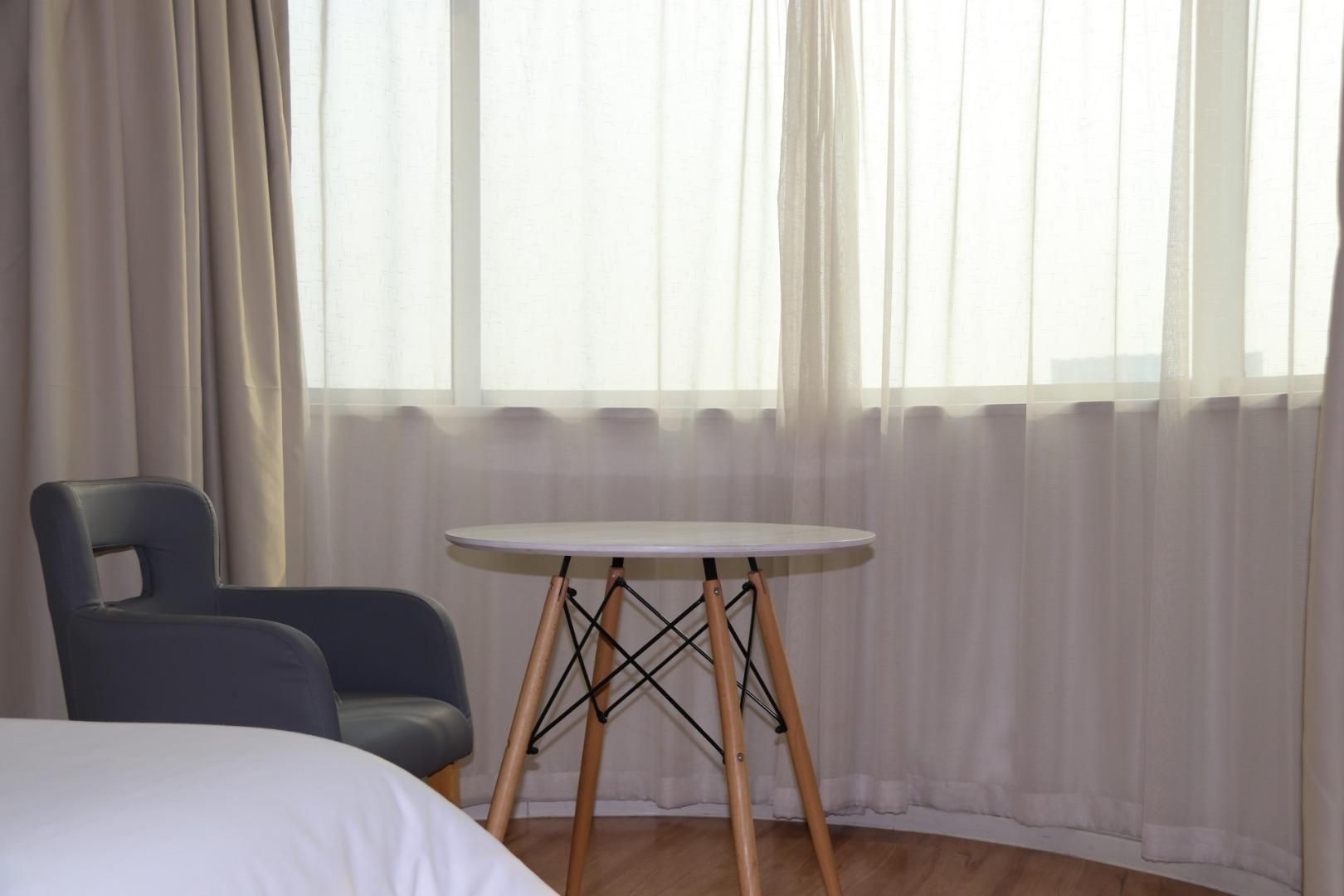 Huazhu - Room With View