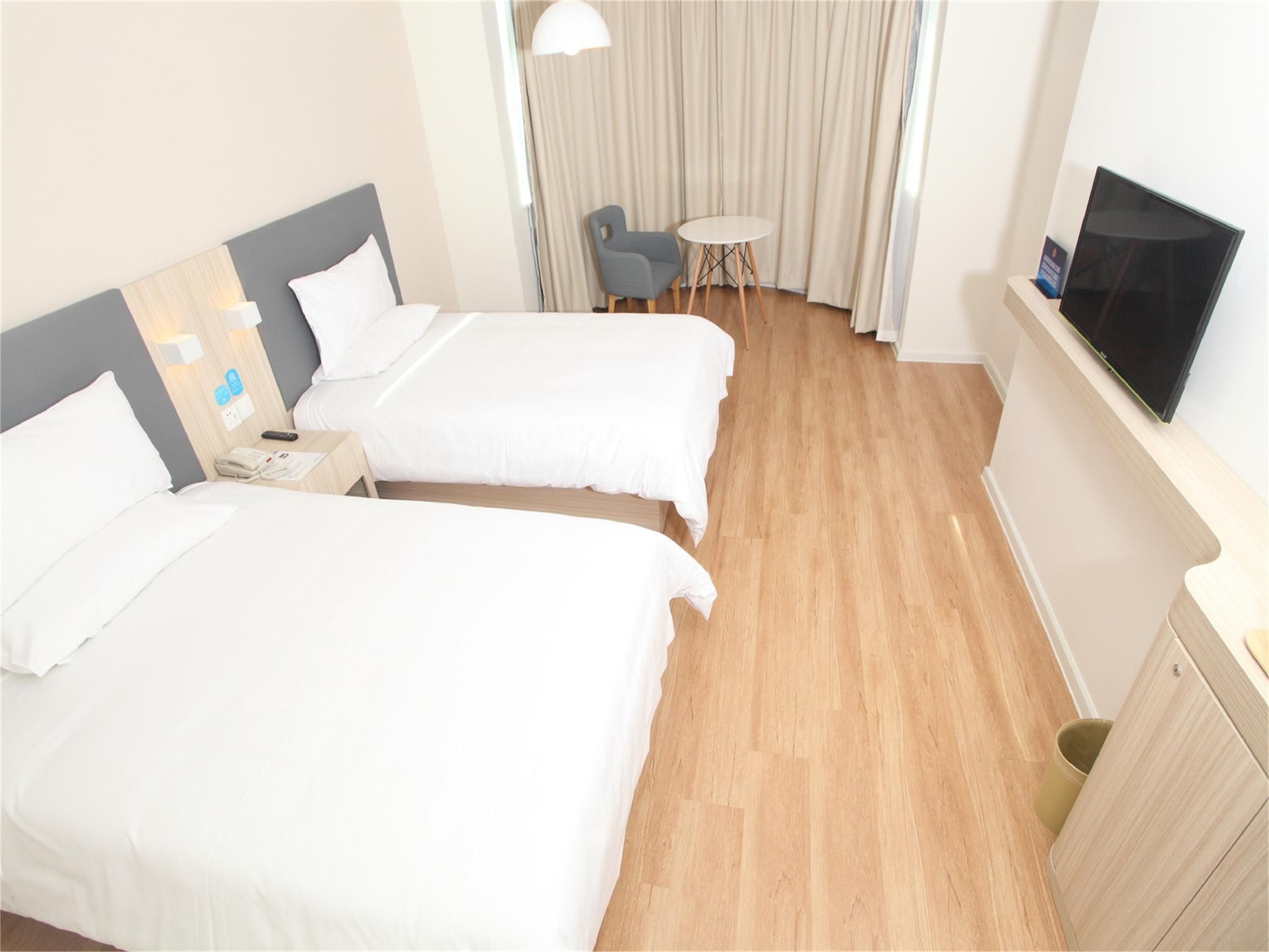 Huazhu - Family Room