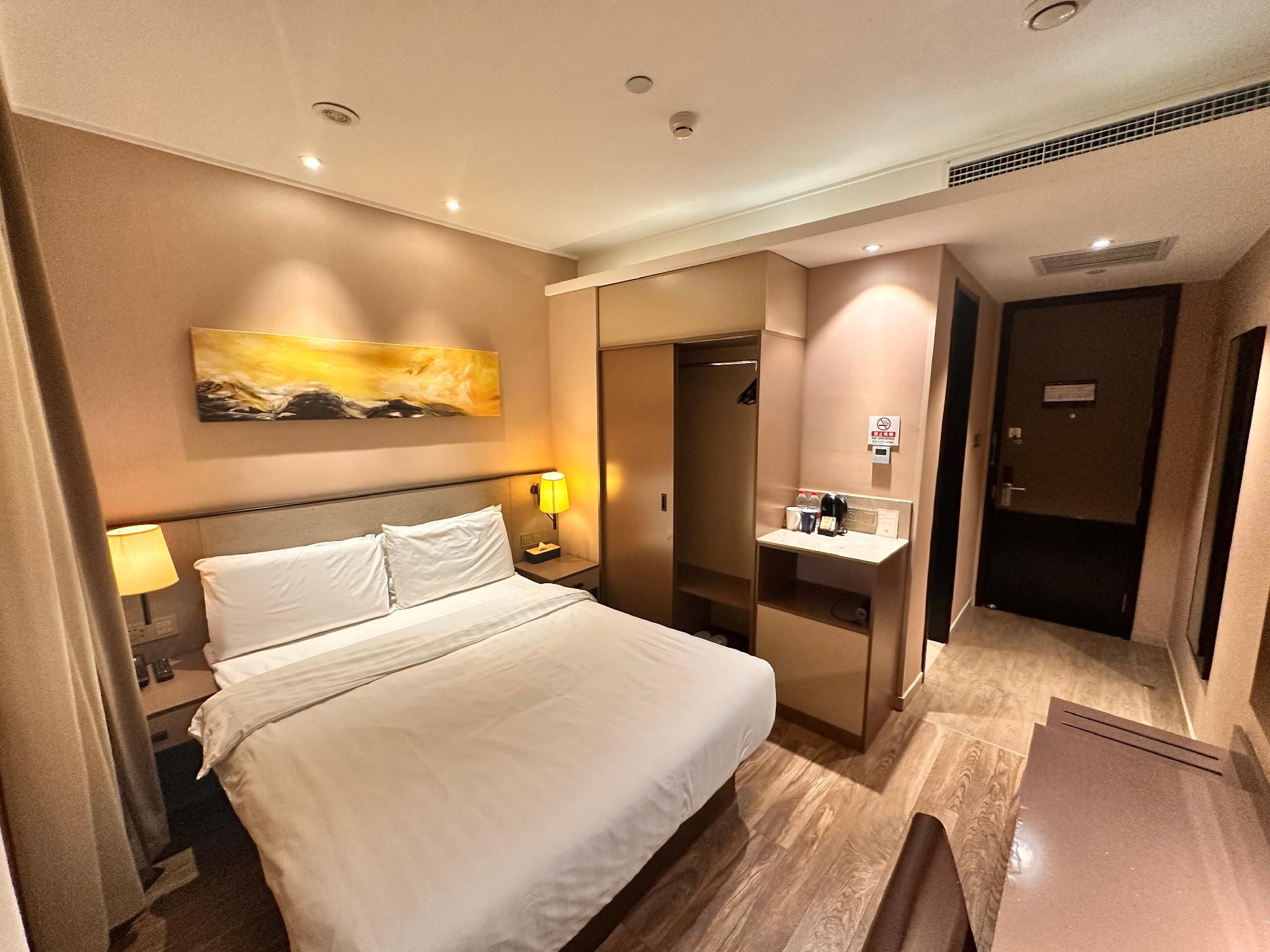 Queen Room A