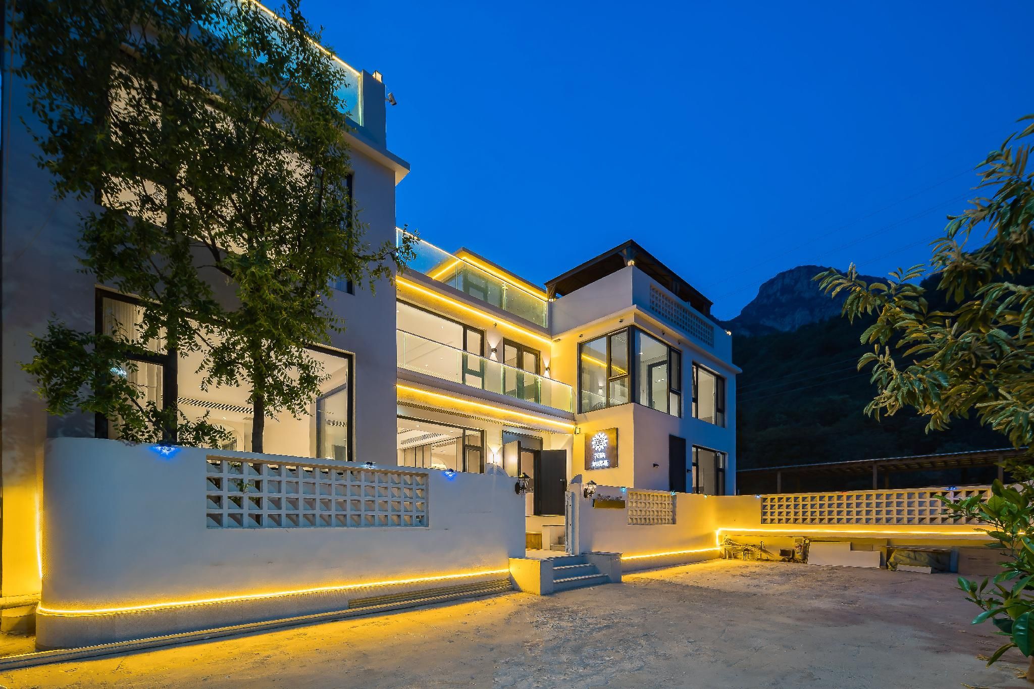 Floral Hotel JIU Nali Guesthouse Baiquanshan Branch