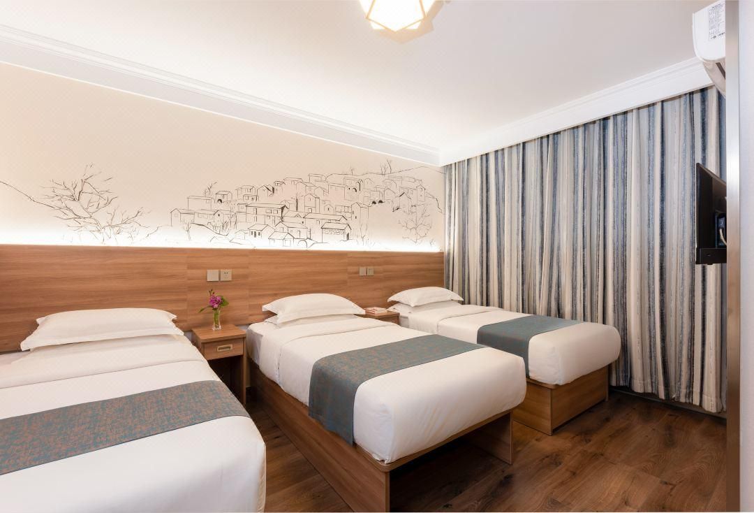 Triple Room