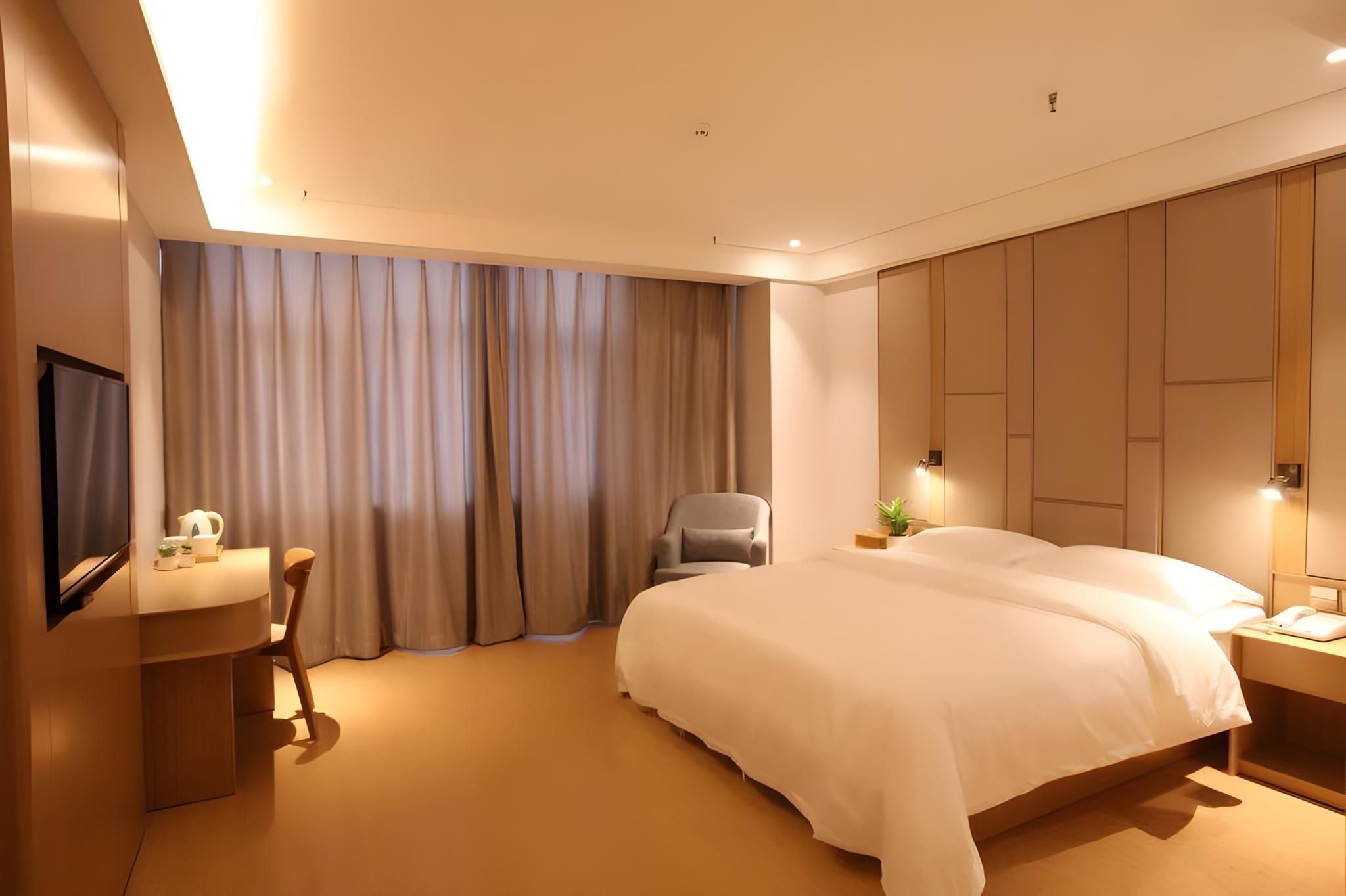 Hotel Queen Room