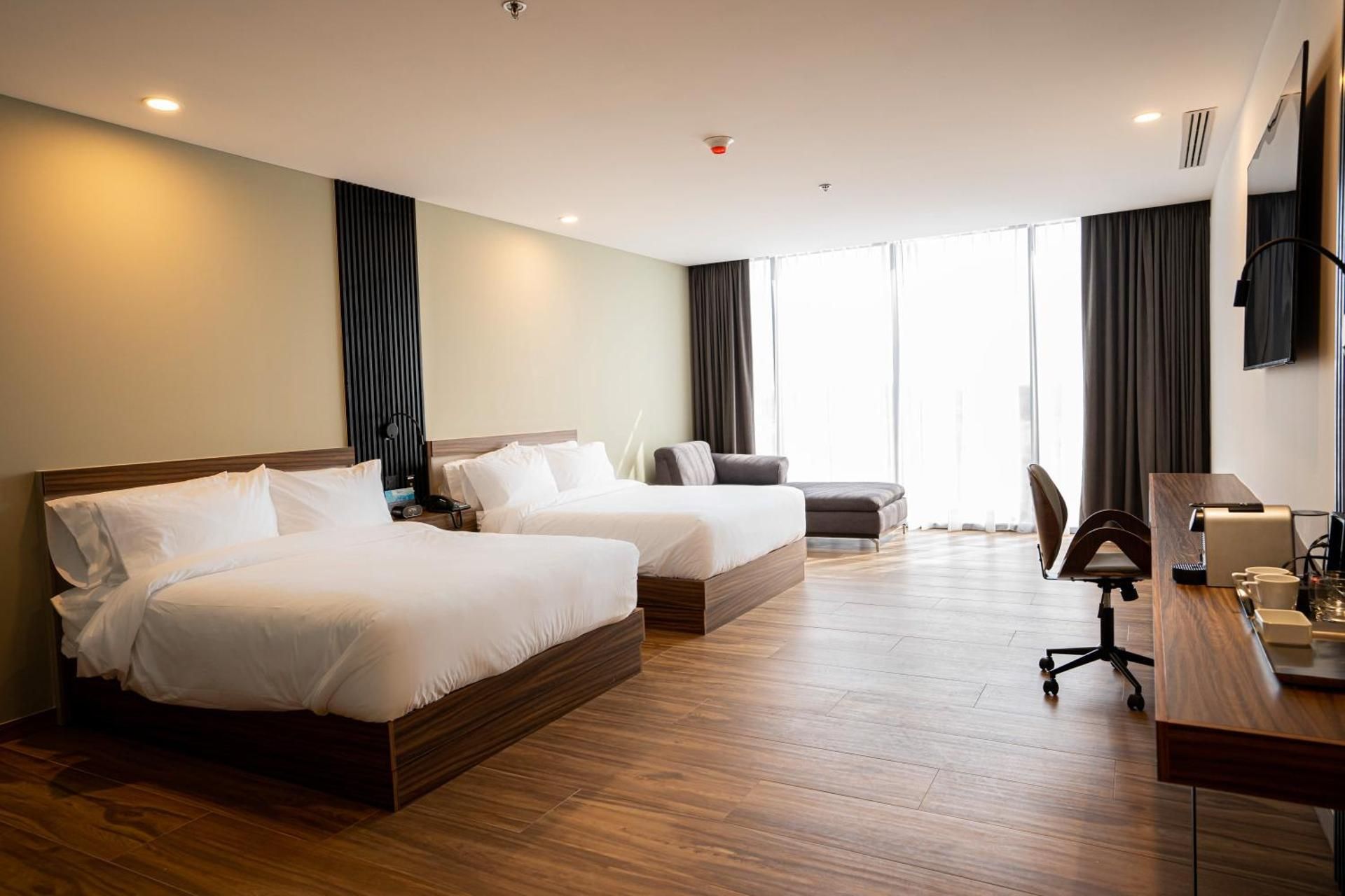 2 Queen Beds, Nonsmoking, Accessible