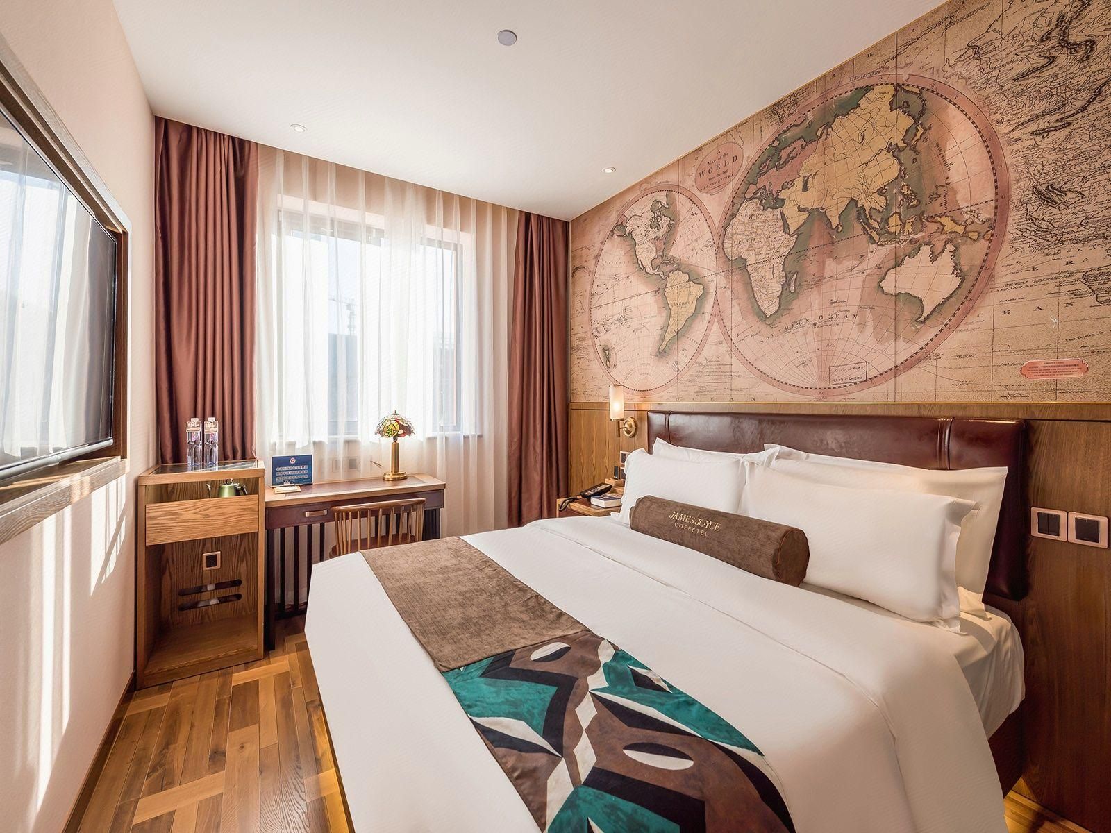 James Joyce - Feifan Delux Bed Room
