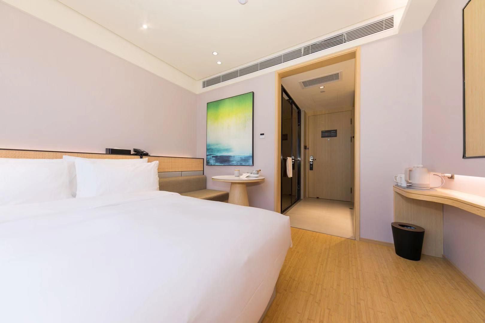 Huazhu - Room With Bed