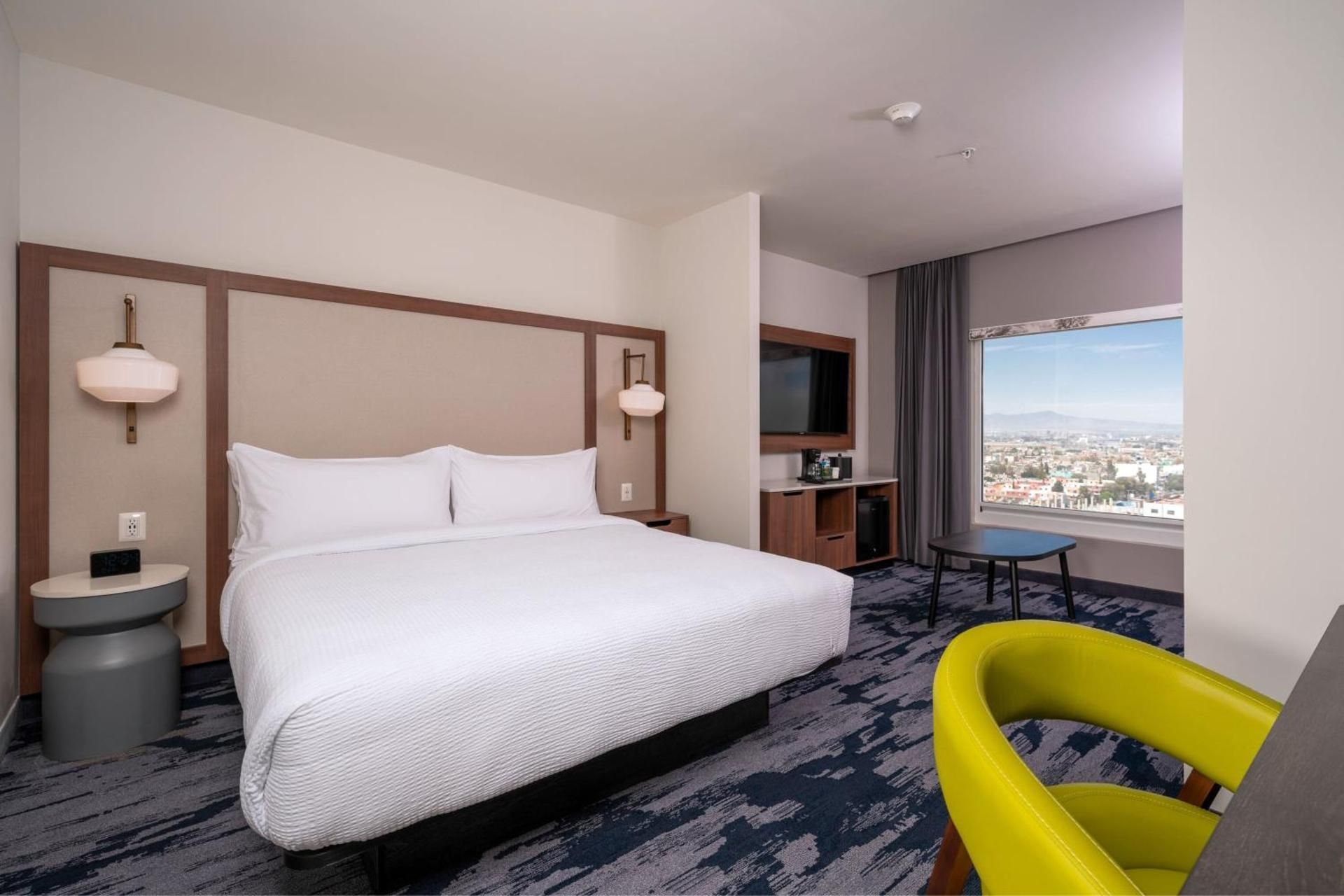 Deluxe King Room with Non-Private Sofa Bed
