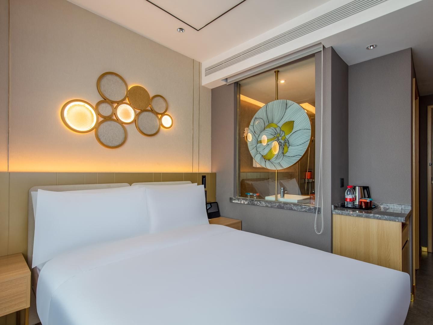 Hotel Queen Room