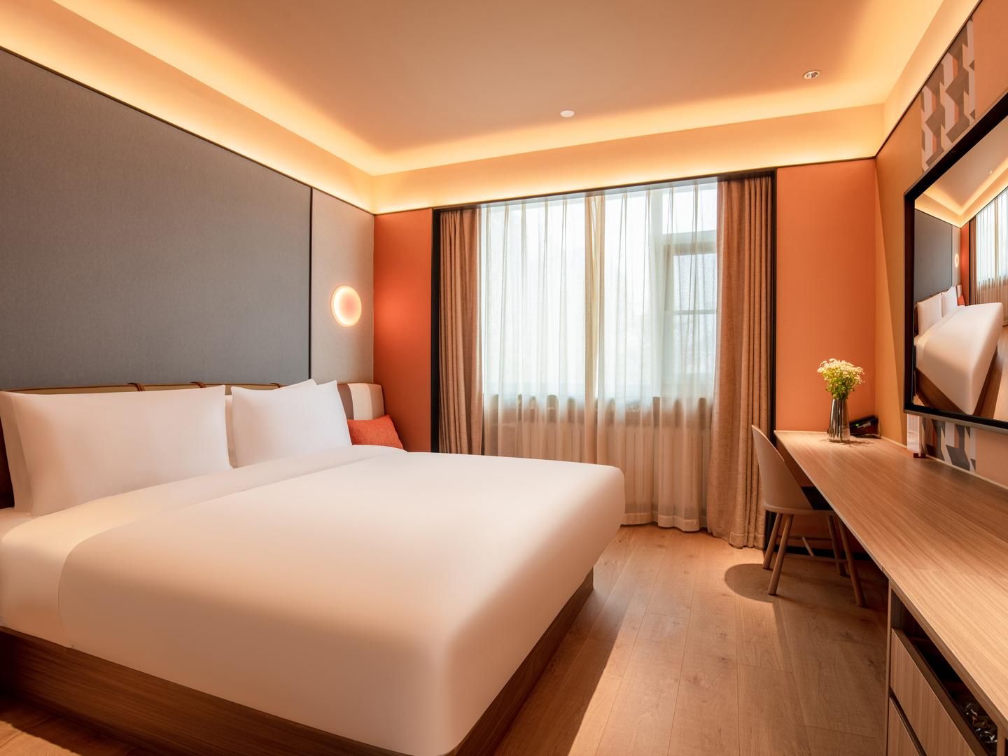 Deluxe Room Queen