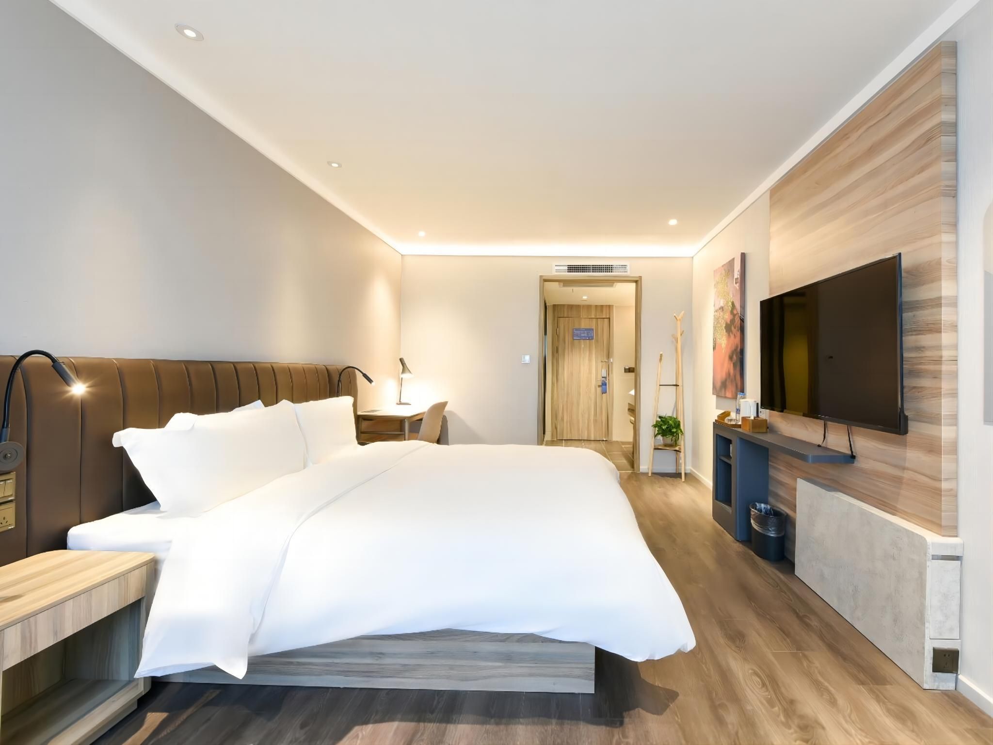 Business Queen Bed Room