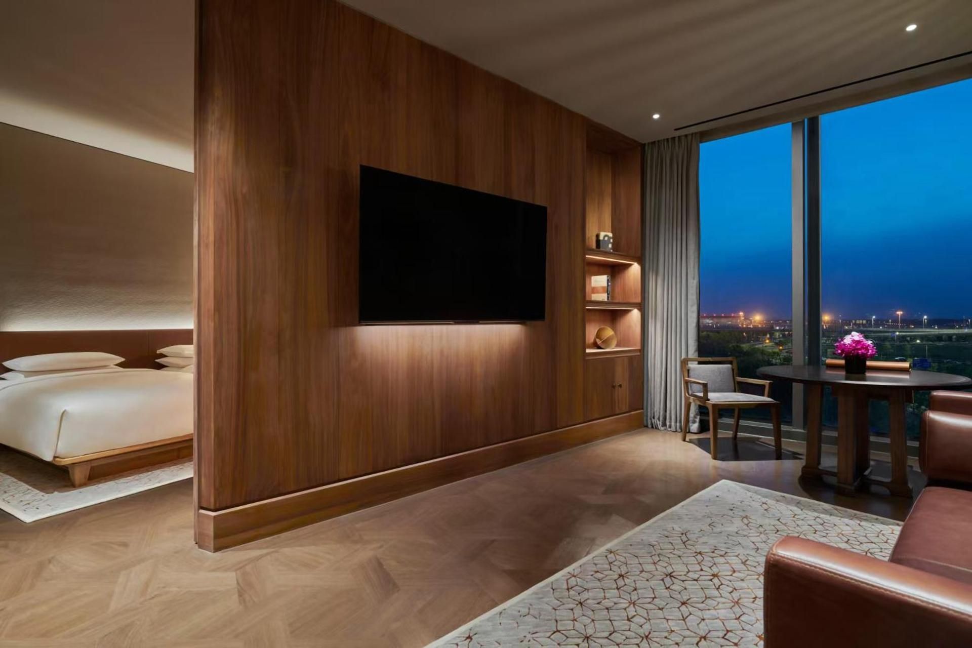 Standard Double Suite