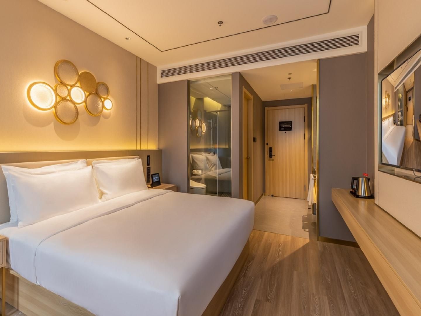 Queen Superior Room