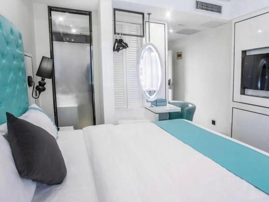 Xana -Romantic Bed Room