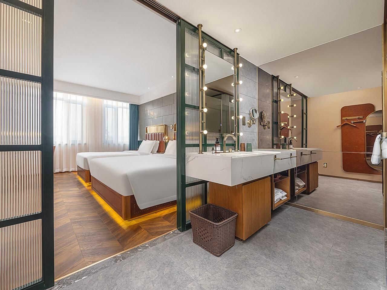 James Joyce - Feifan Twin