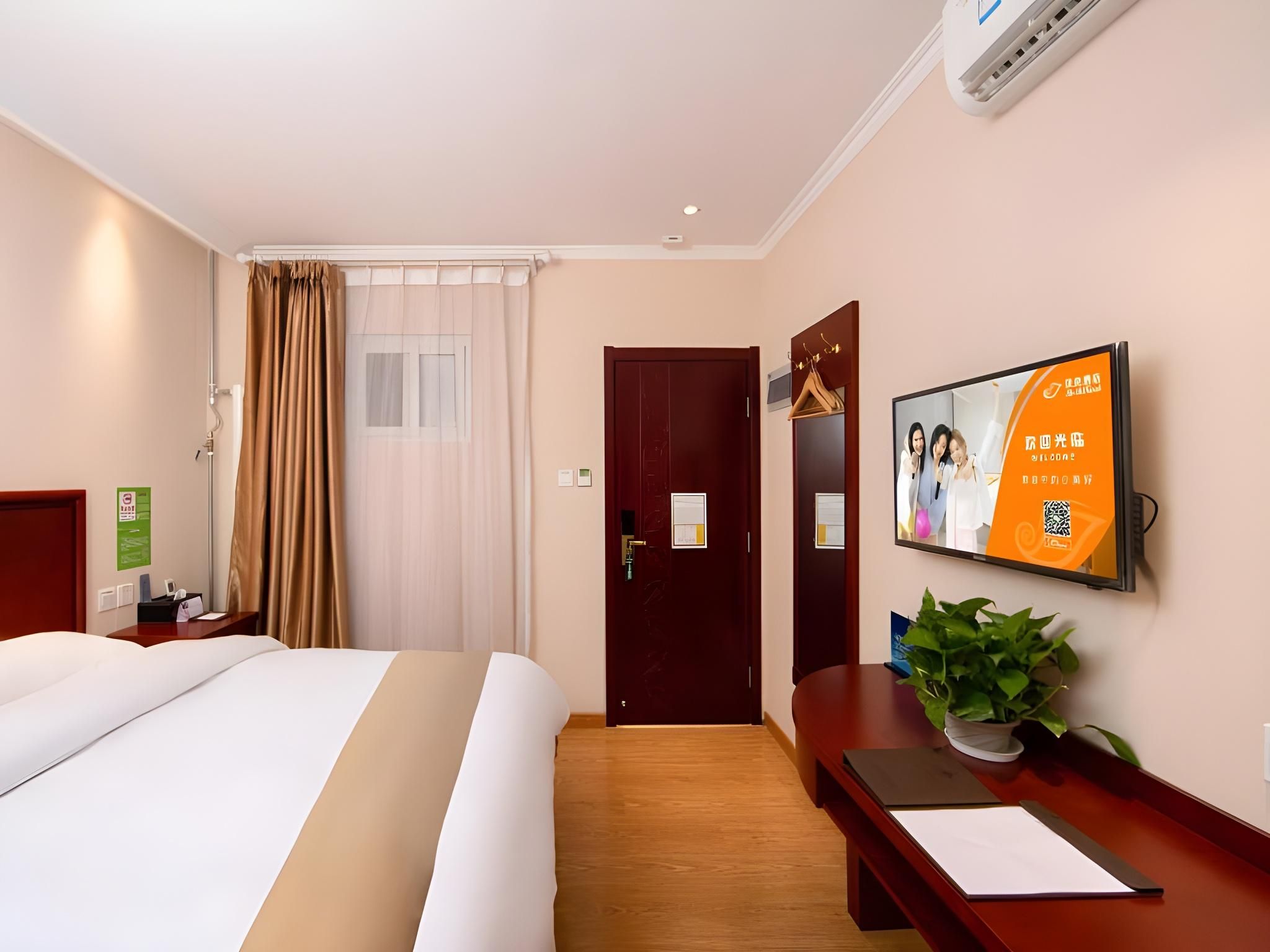 GTI - Fashion 1 Bed Room, Aisle window