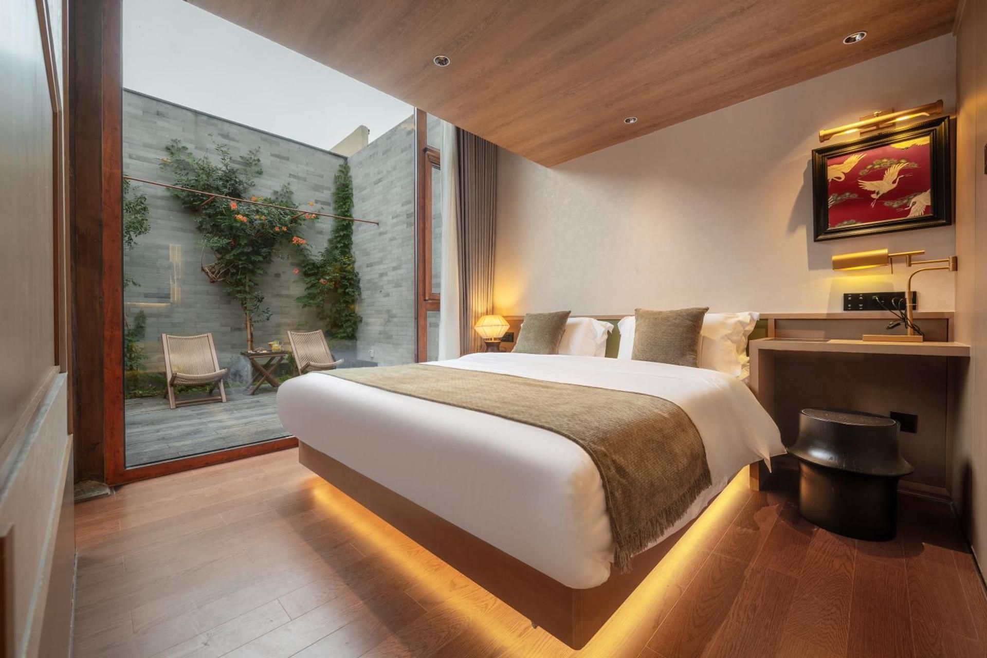 Quadruple Room with Private Bathroom