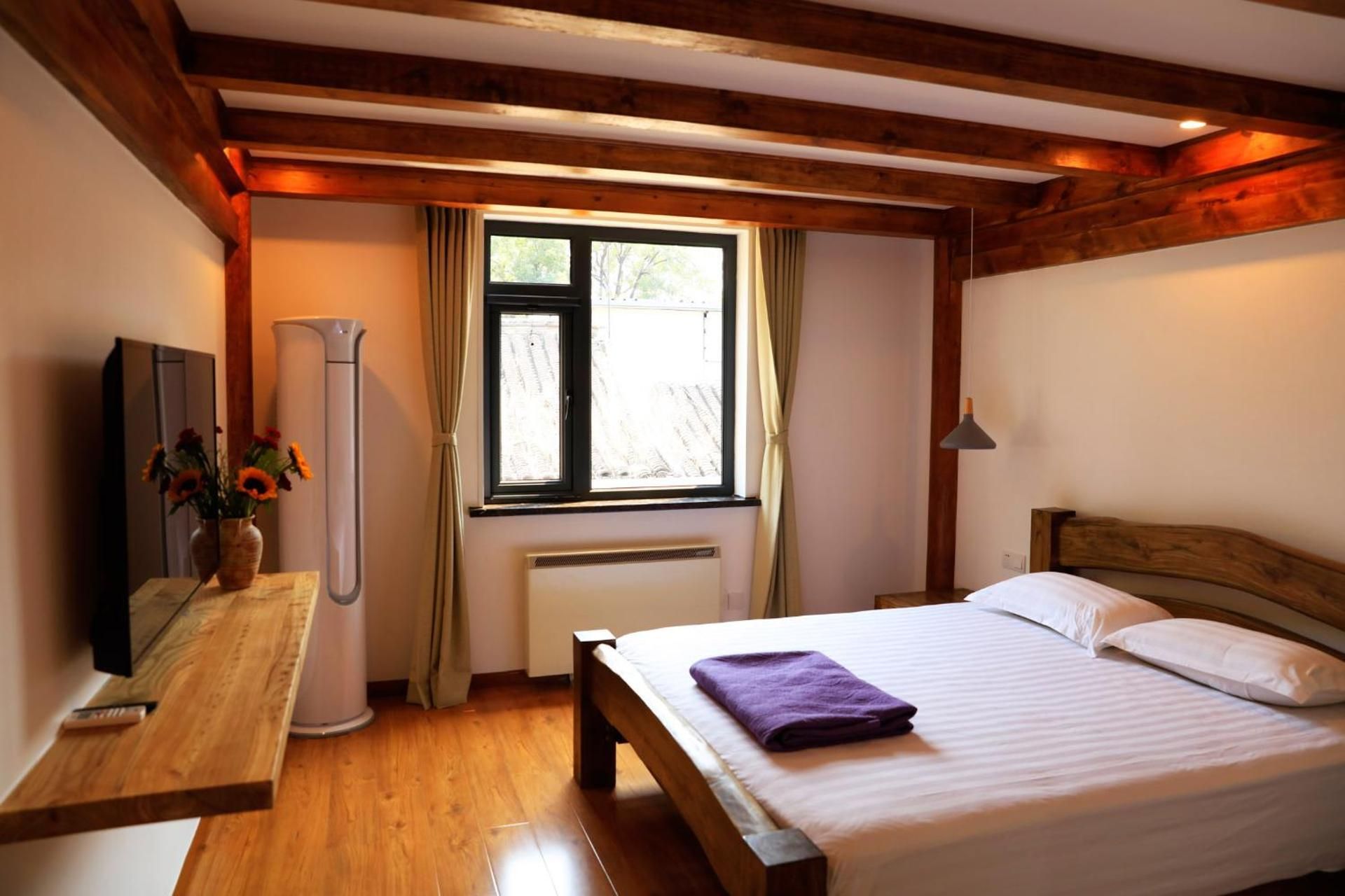 Deluxe Queen Room