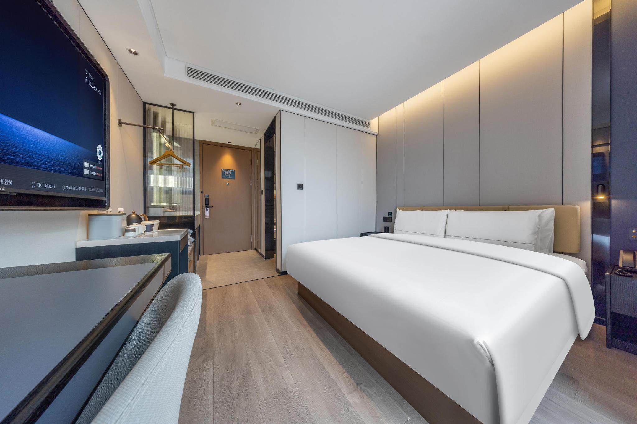 Premier City View 1 Bed Room with Courtyard
