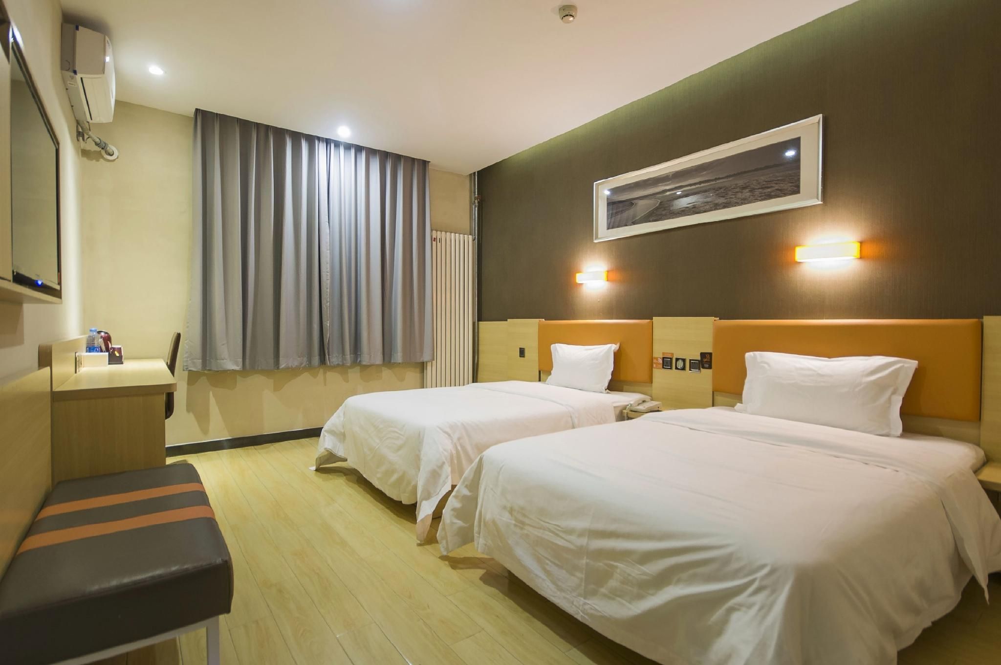 Featured Twin Room