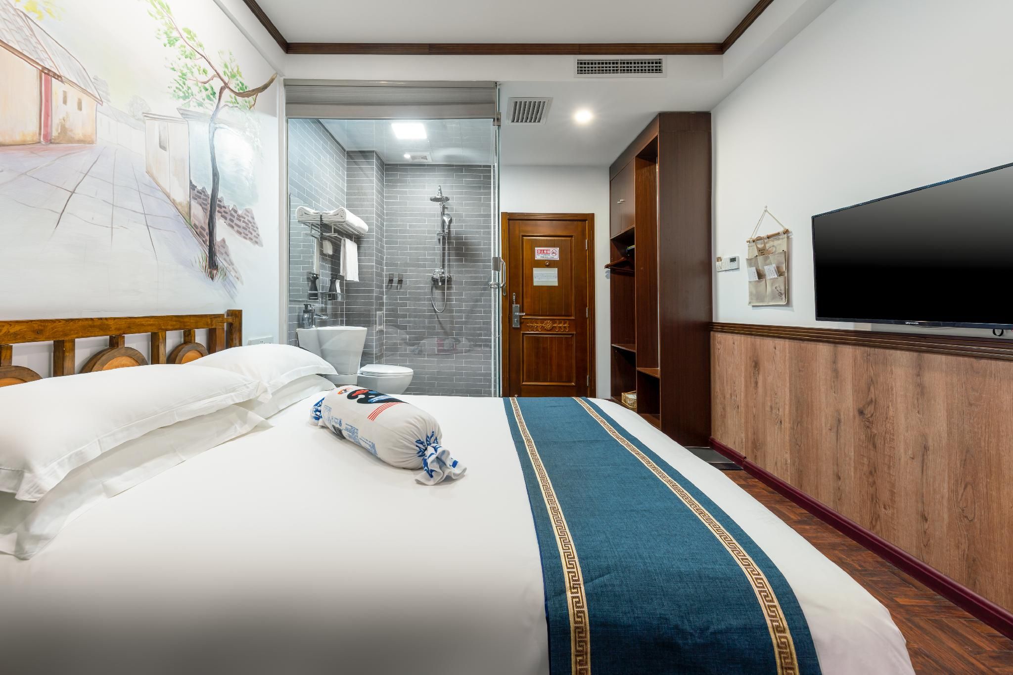 Nostalgia Hotel - Beijing YongheLama & Nanluoguxiang Double Plus Room with Queen Bed - Room Only 2
