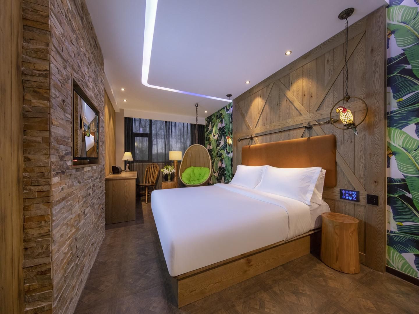 Huazhu - Designer Signature Bed Room