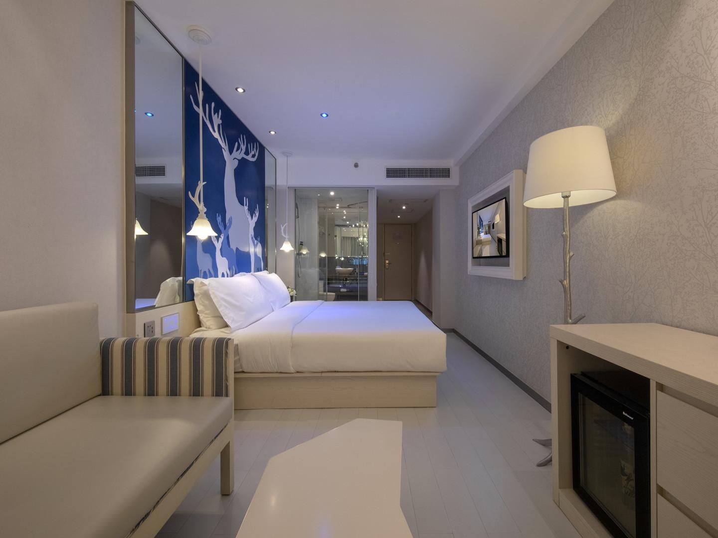 Huazhu - Designer Signature Bed Room