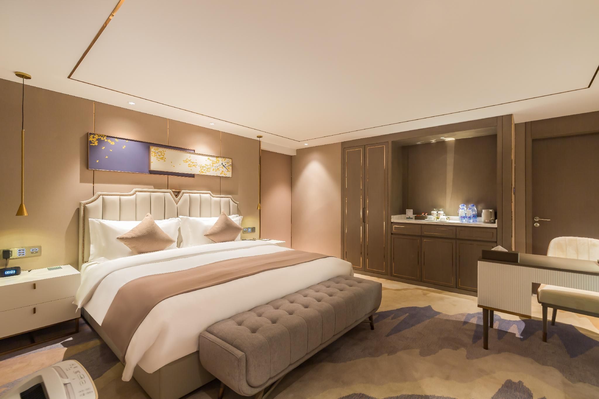Huazhu - Superior BedRoom