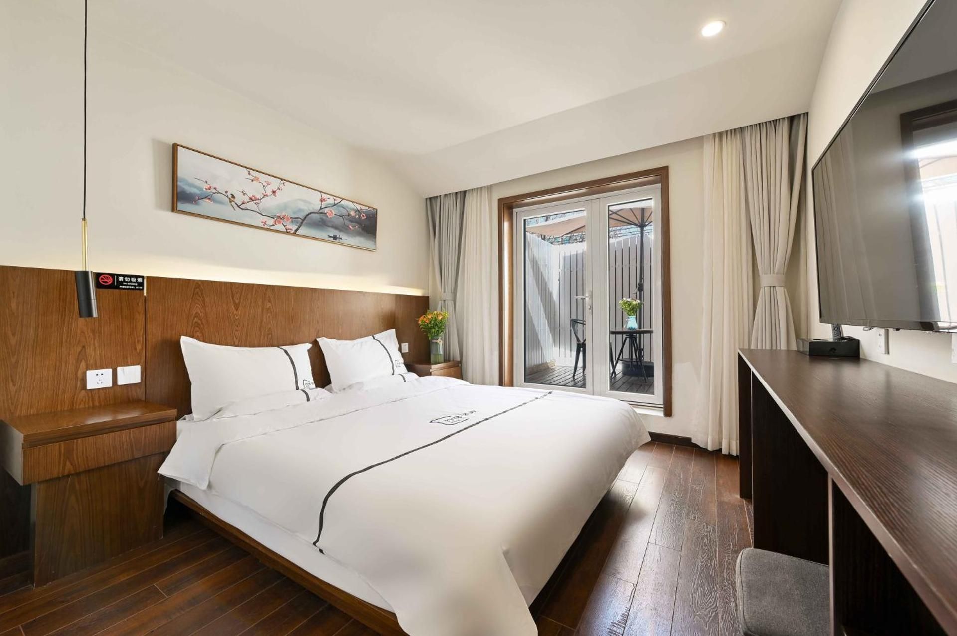 Sunshine Balcony Double Room