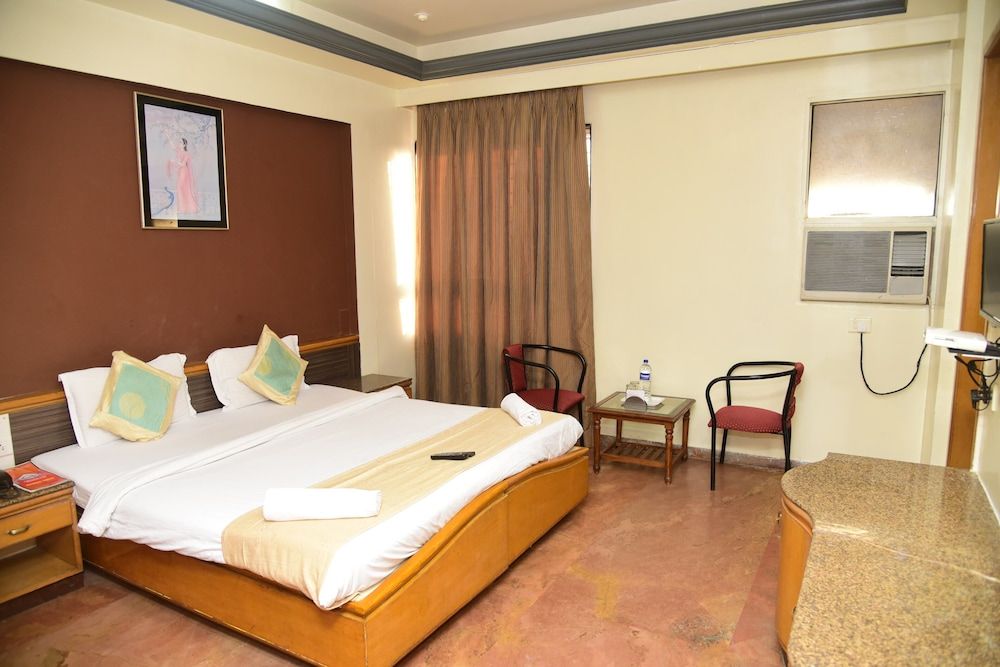 undefined Hotel Celebrations Inn 3