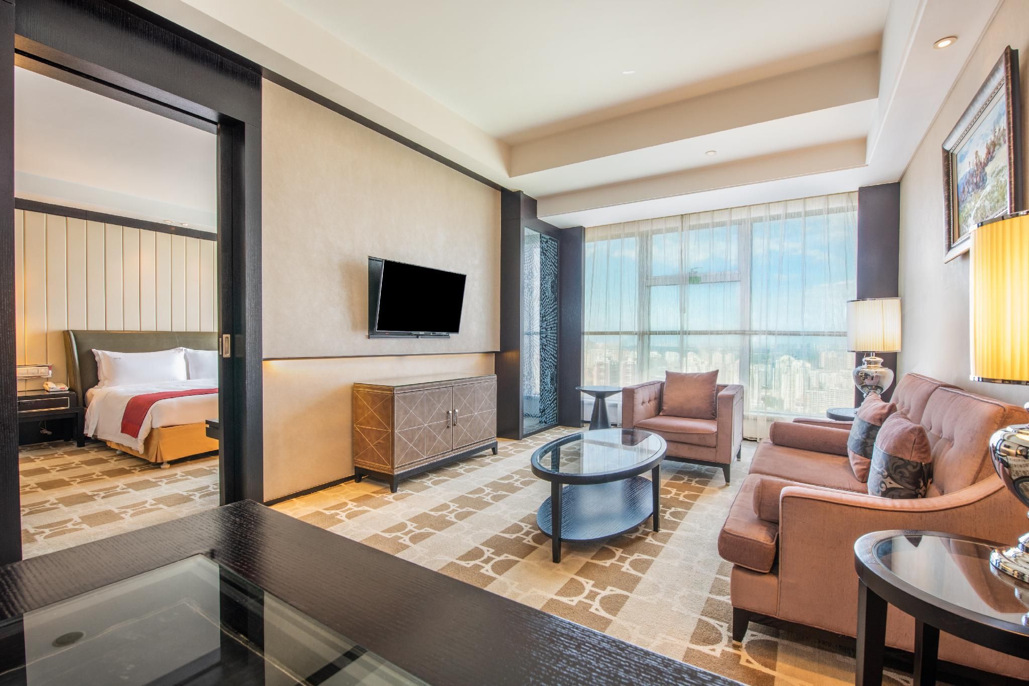 Holiday Inn Superior Suite