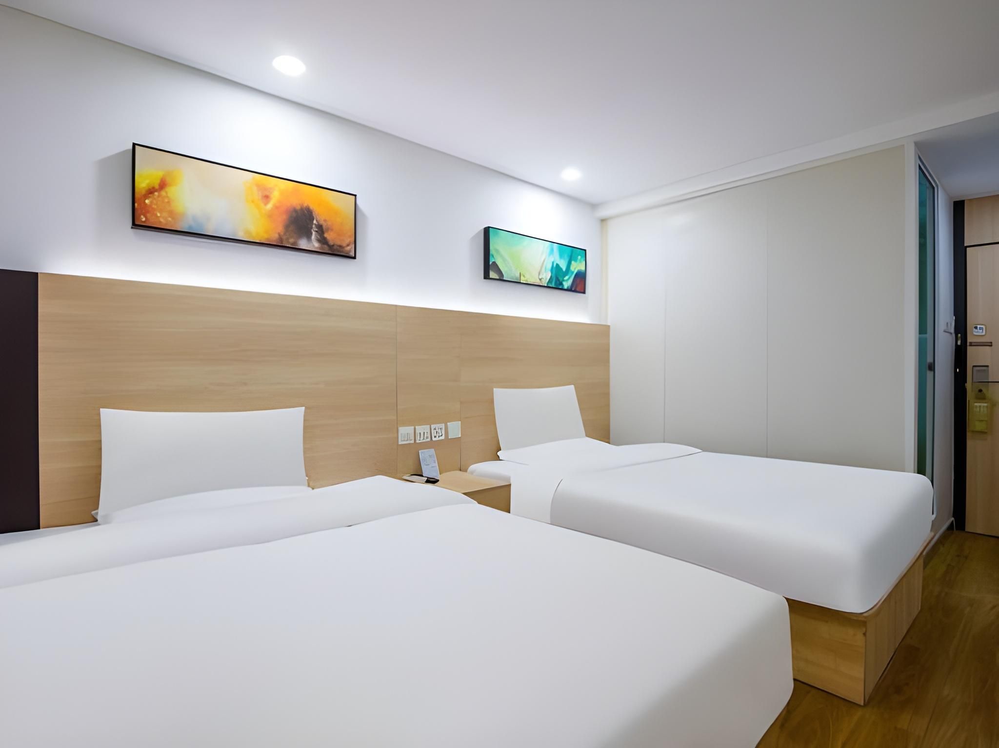 Huazhu - Family Room