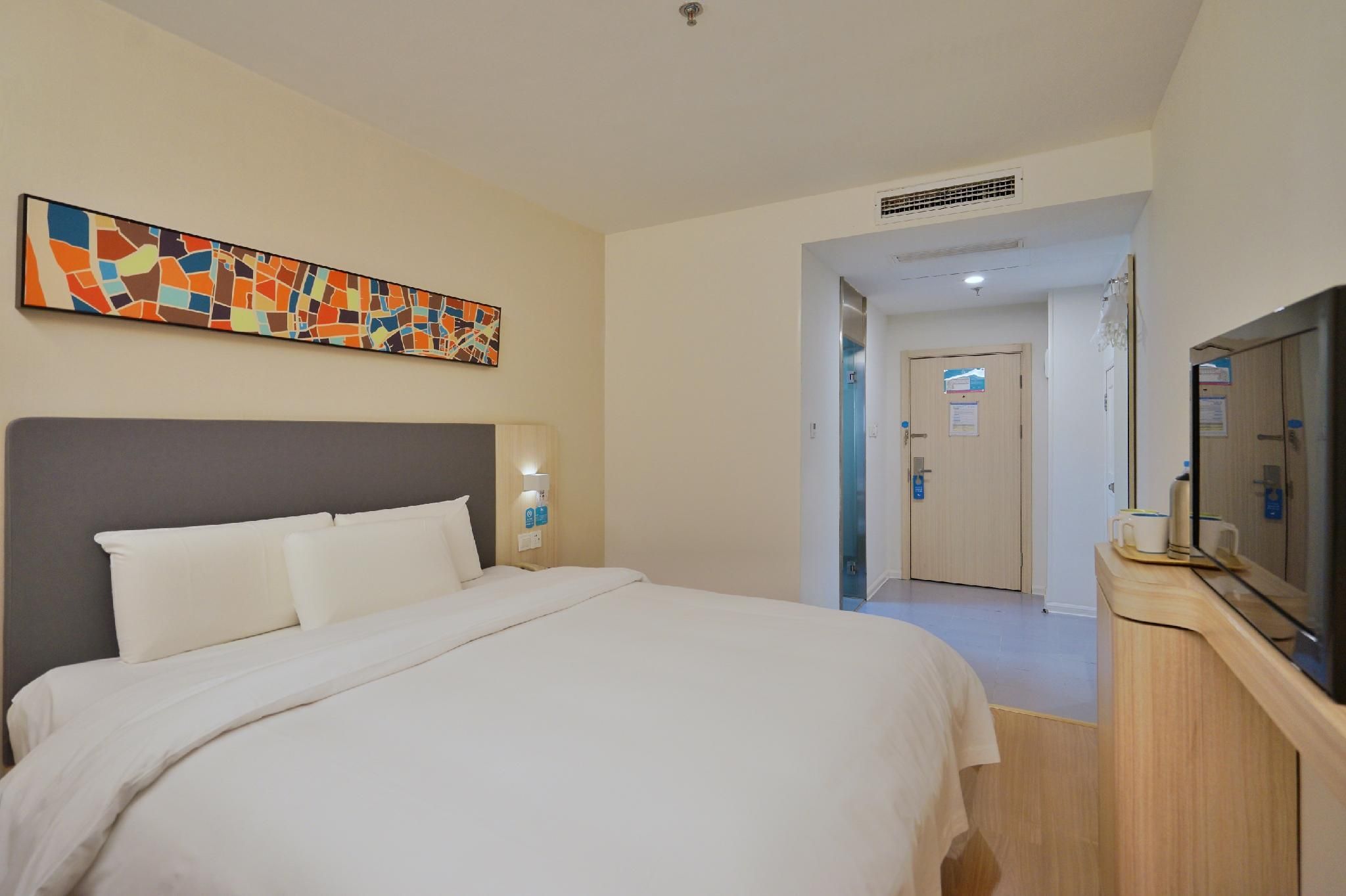 Hotel Queen Room