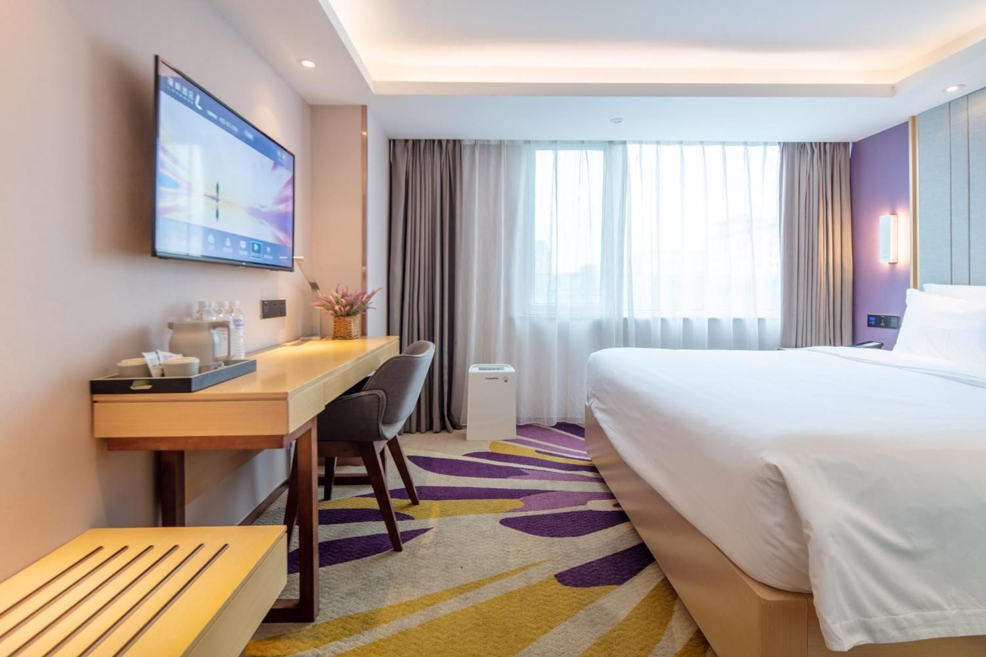 Business Queen Room