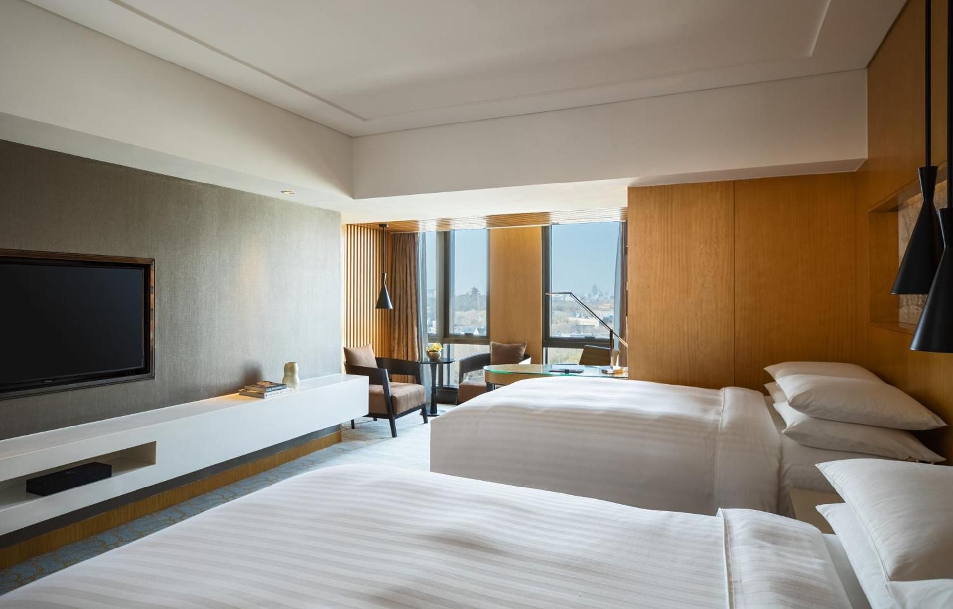 Guest room, 2 Double, City view, High floor