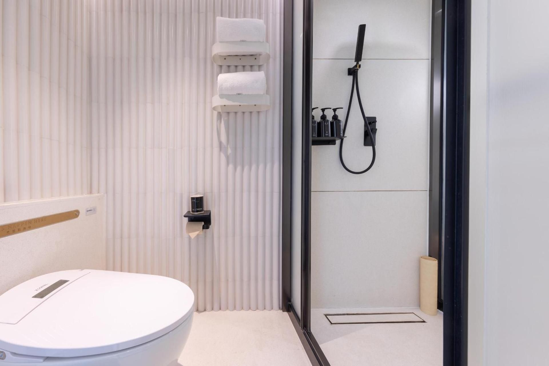 Double Room with Punk Theme
