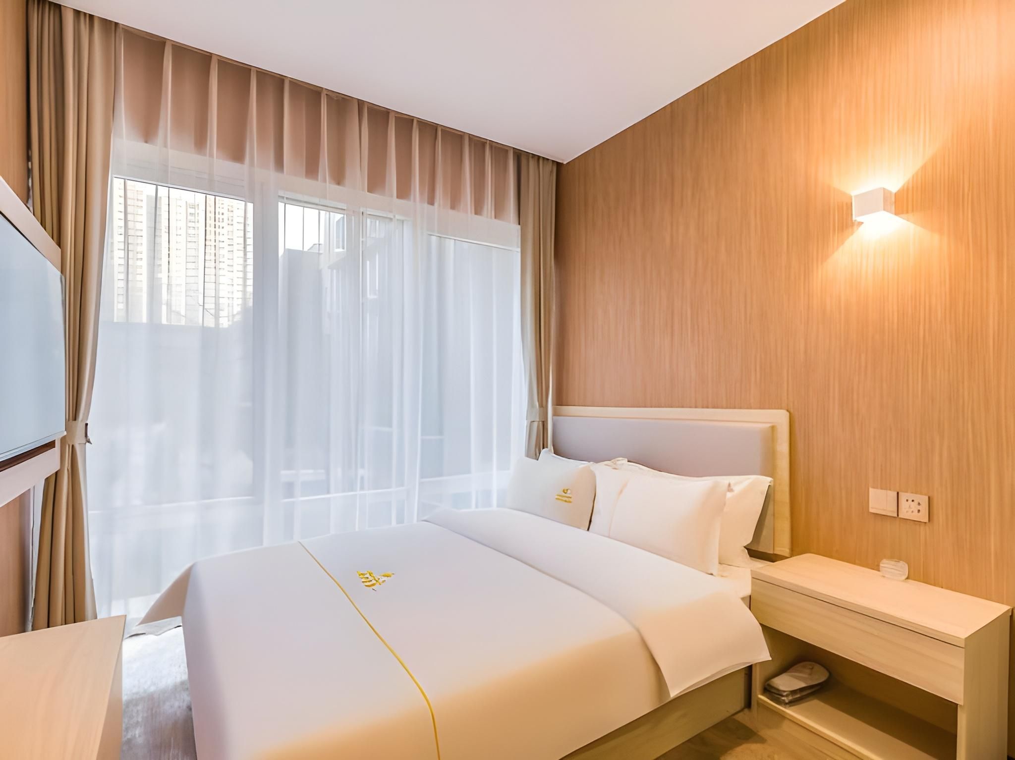 GTR - Guest Room with One 1.8M Bed
