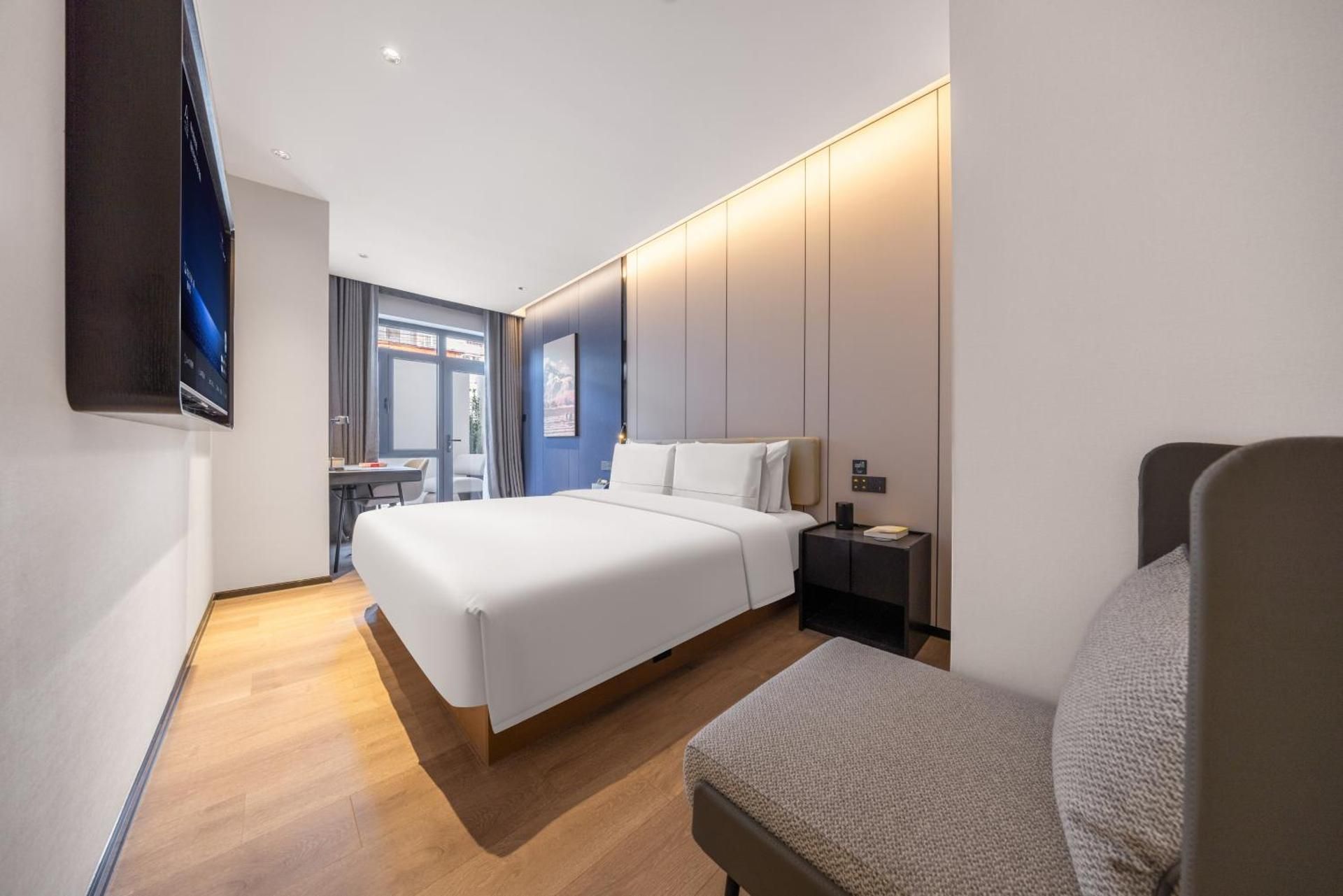 Premier Double Room with Courtyard
