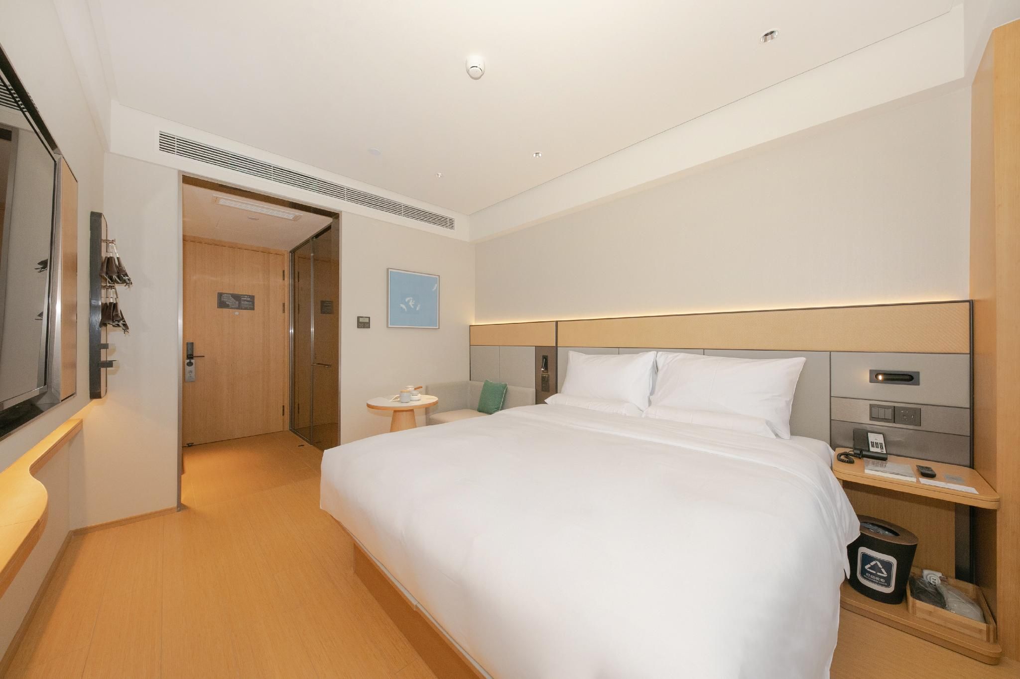 Business Queen Bed Room