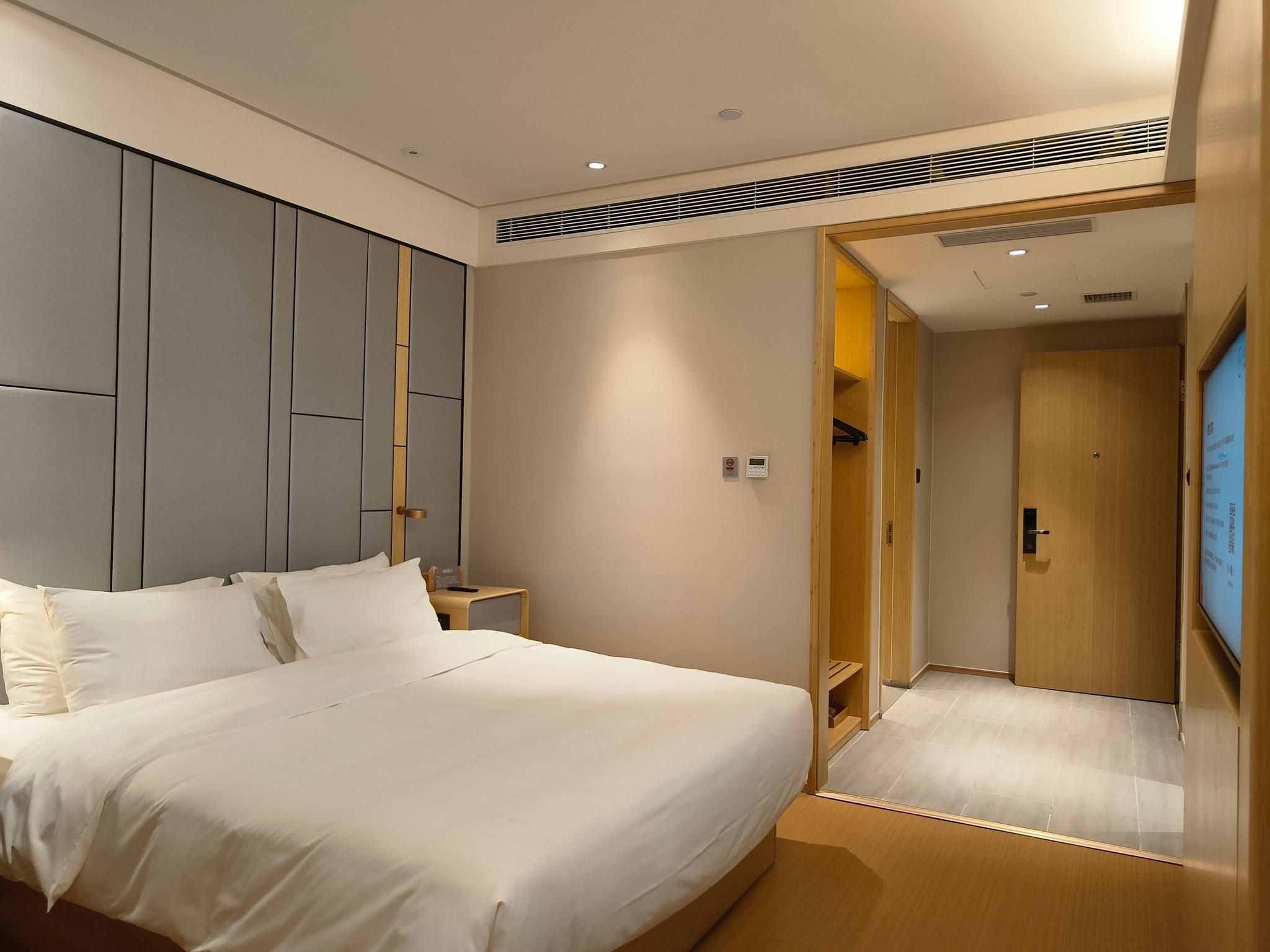 Queen Room A