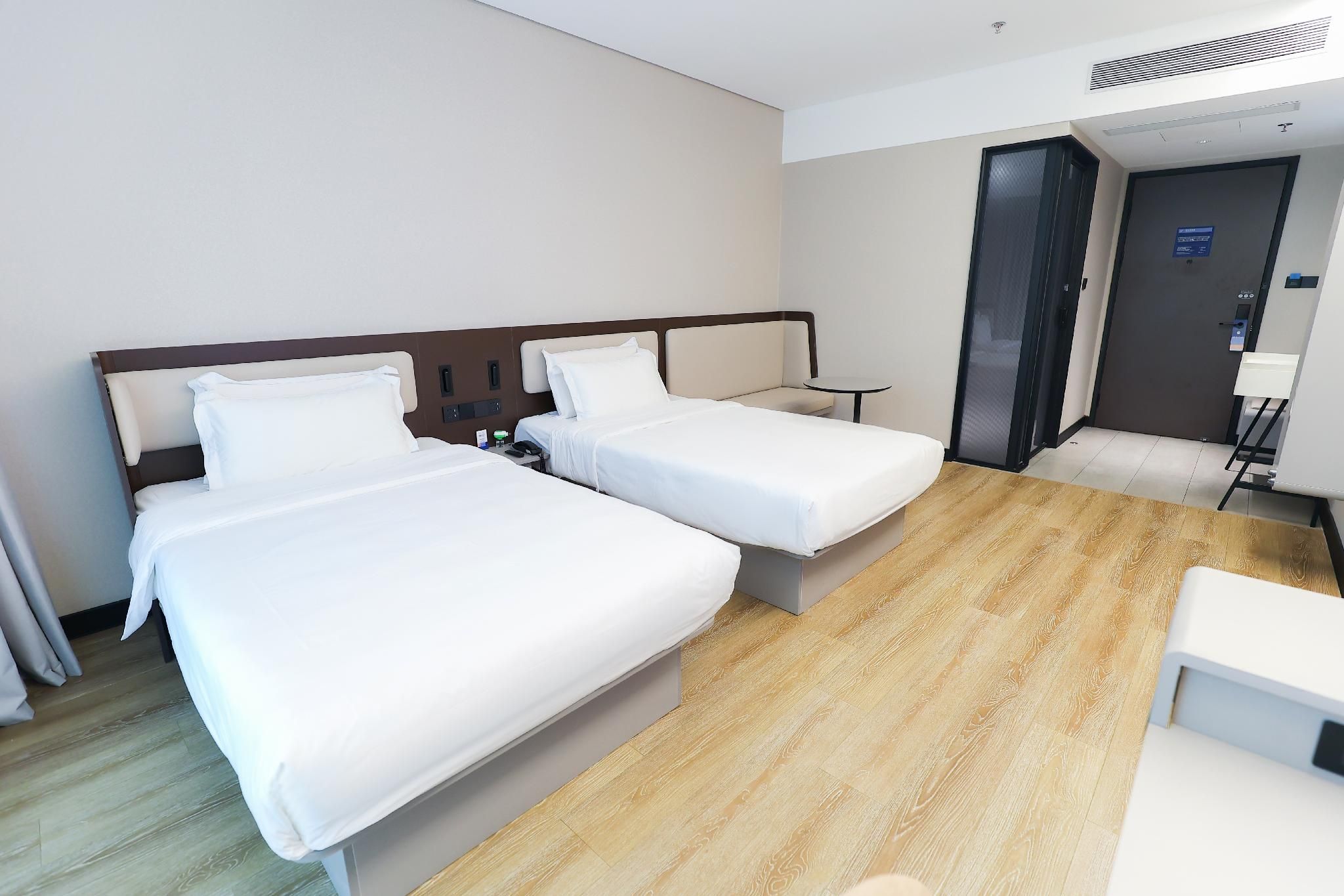 Senior Twin Room-Family