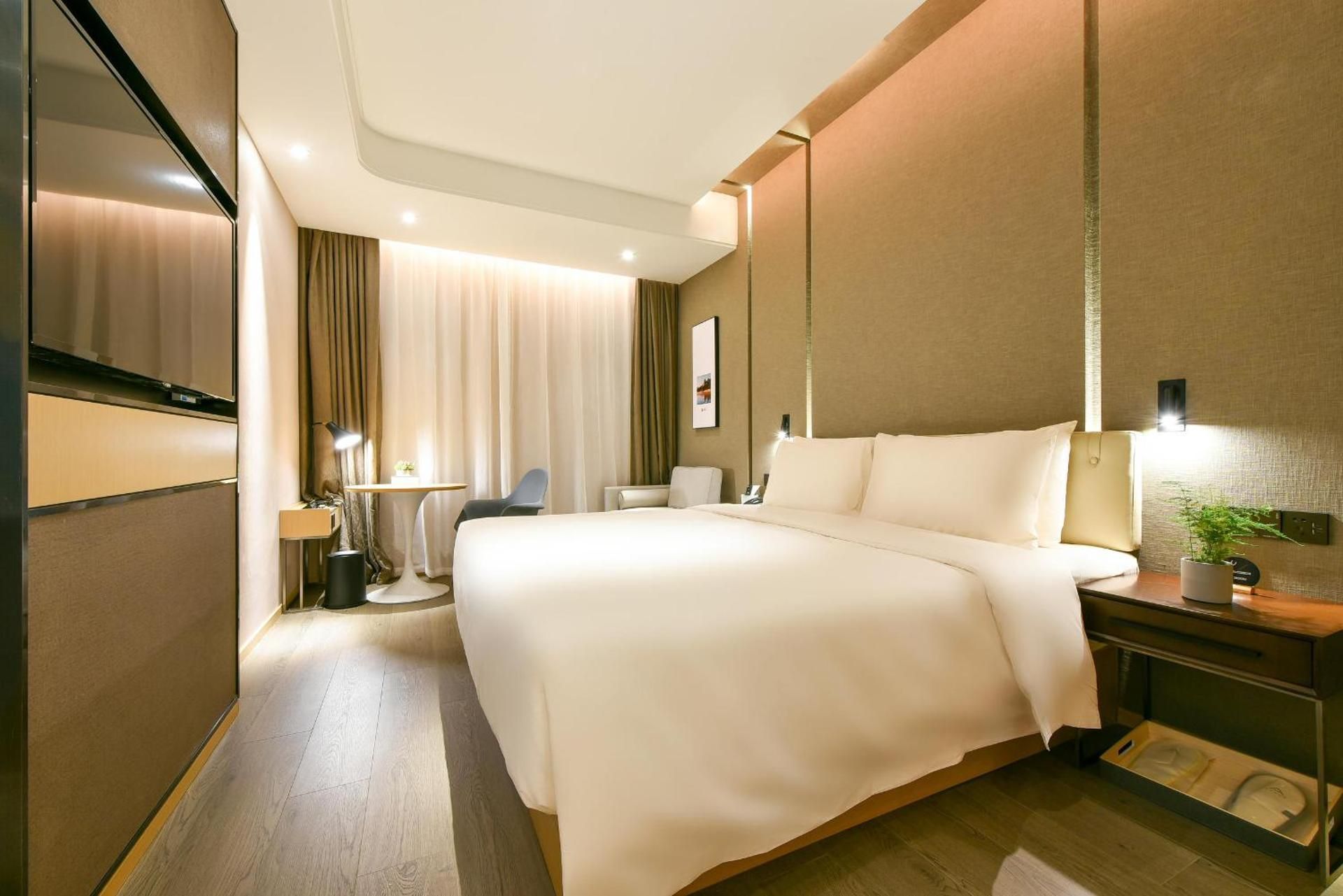 Atour - Elegant Room