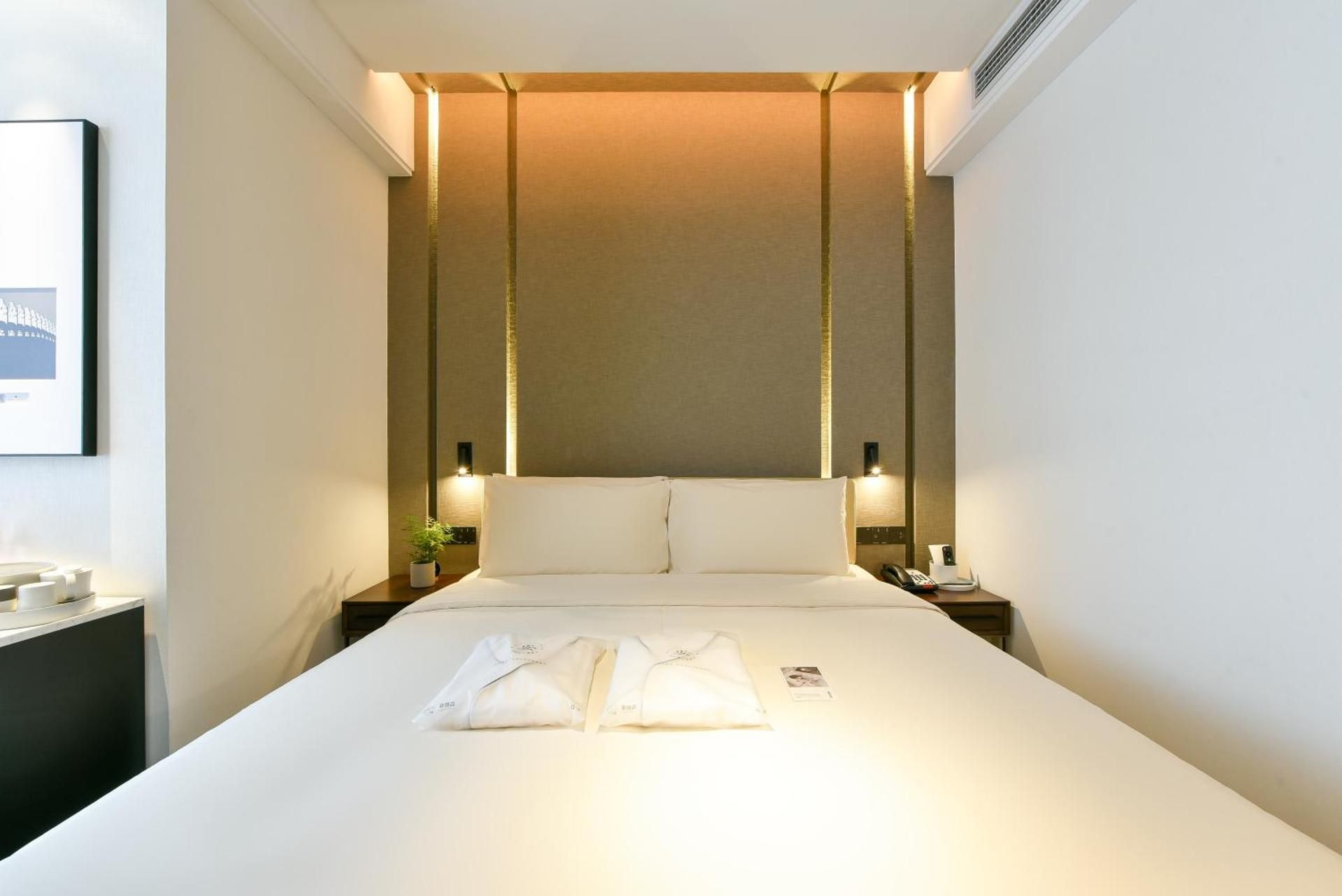Jimu Double Room with Gym Theme