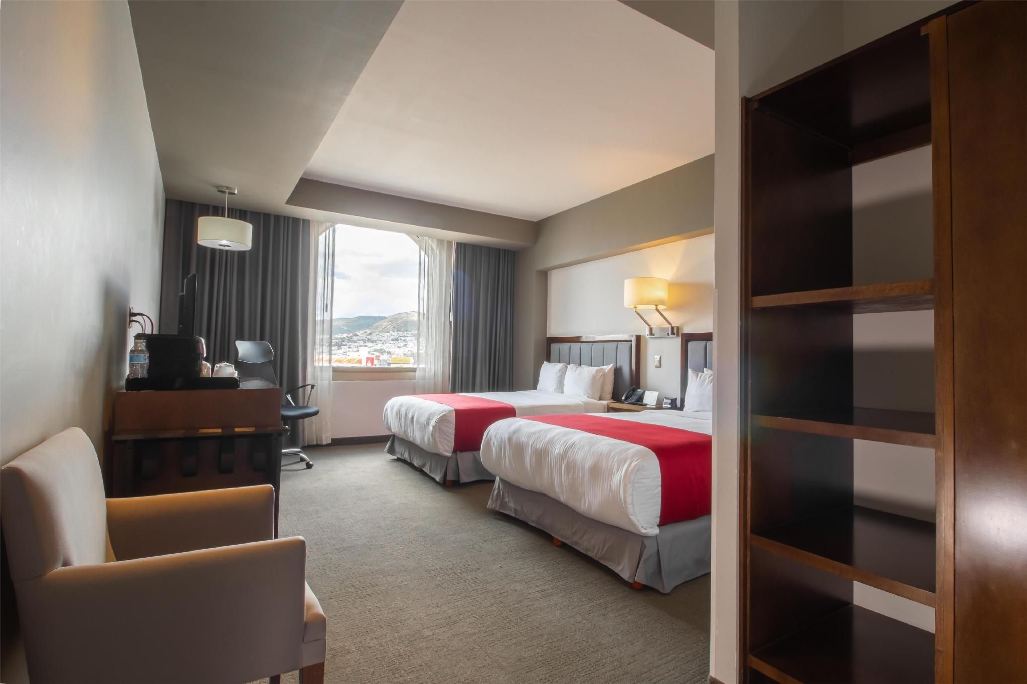 2 Queen Beds, Nonsmoking, Handicap Room