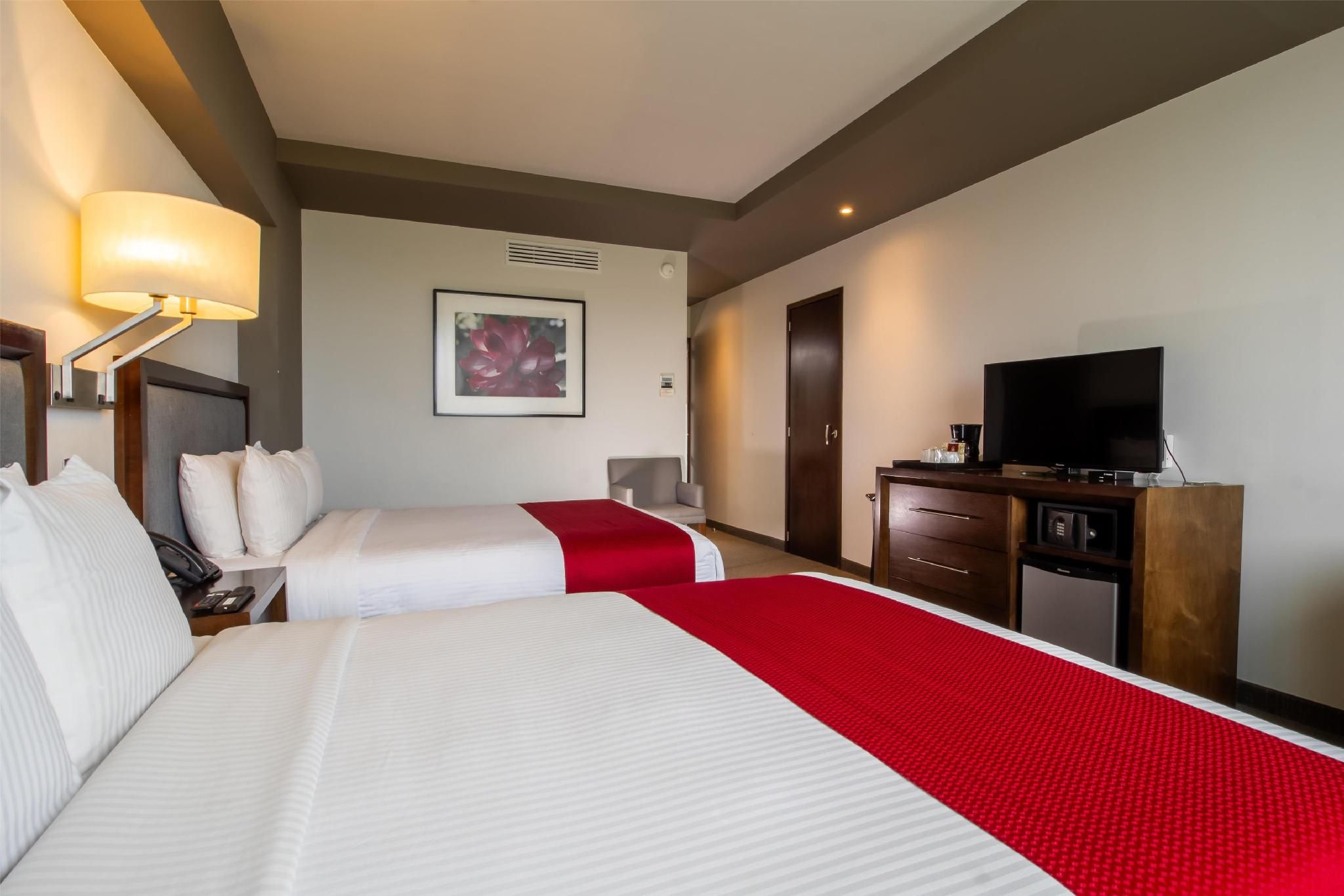 2 Queen Beds, Nonsmoking, Connecting Rooms