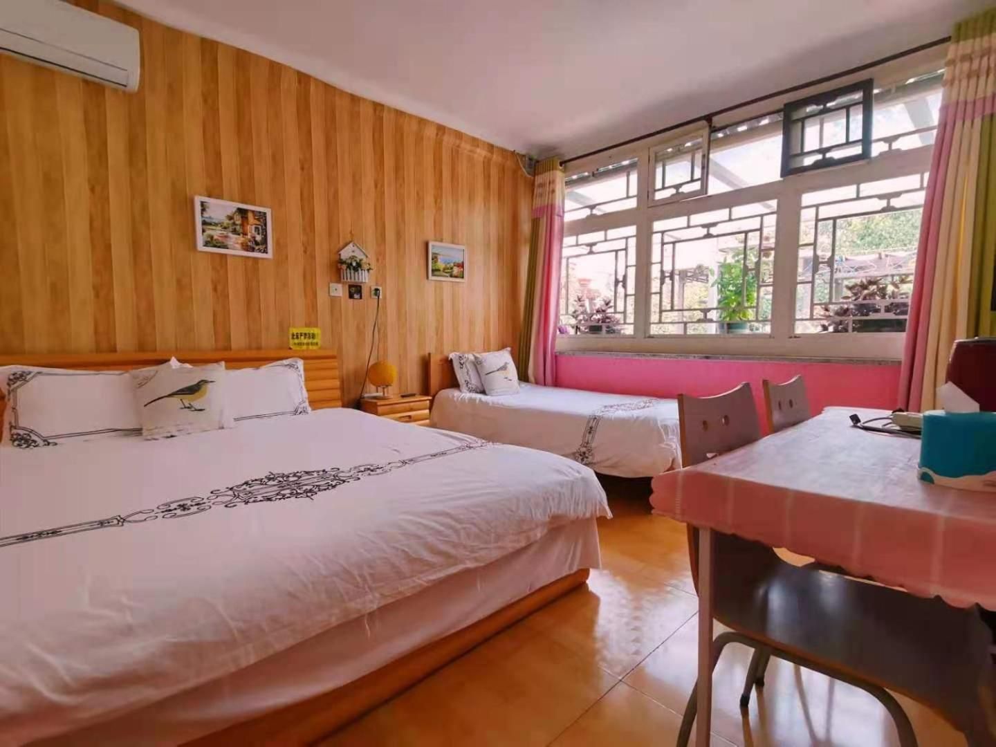 American Style Triple Room